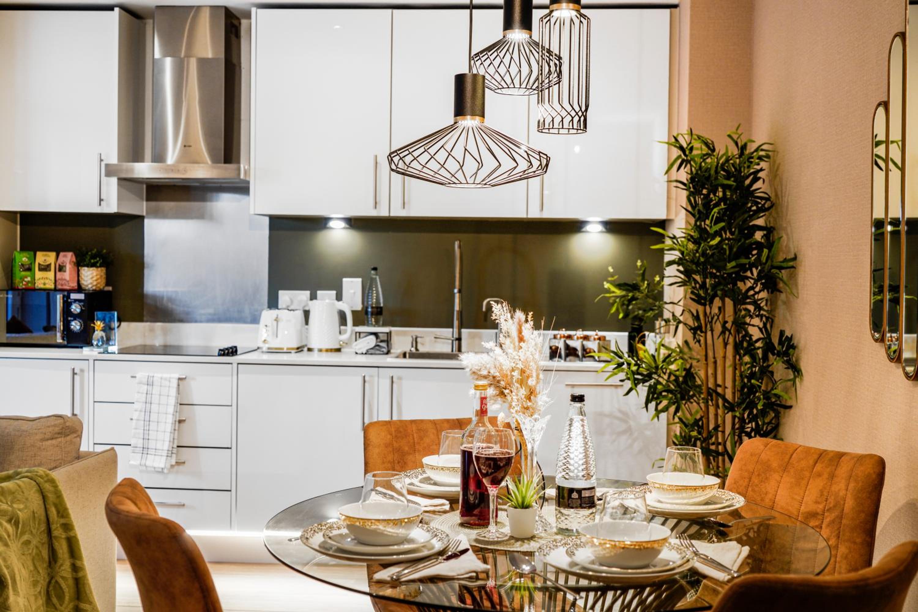The WaterHouse Avenue by Kandara 5 Star City Home in Maidstone view 3