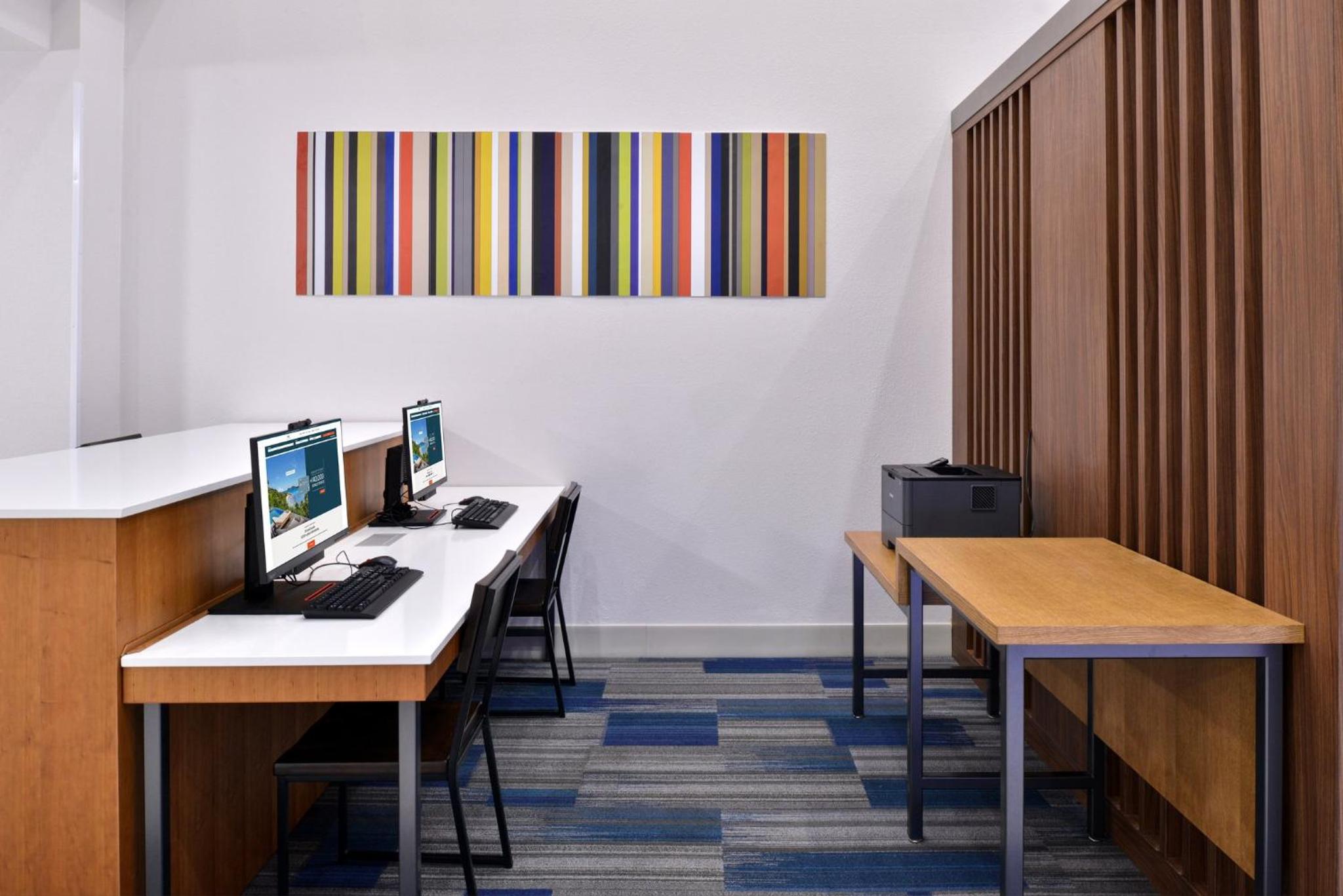 Greenville Vacations - Holiday Inn Express Hotel  Suites Royse City - RockwallRockwall - Royse City, an IHG Hotel - Property Image 2