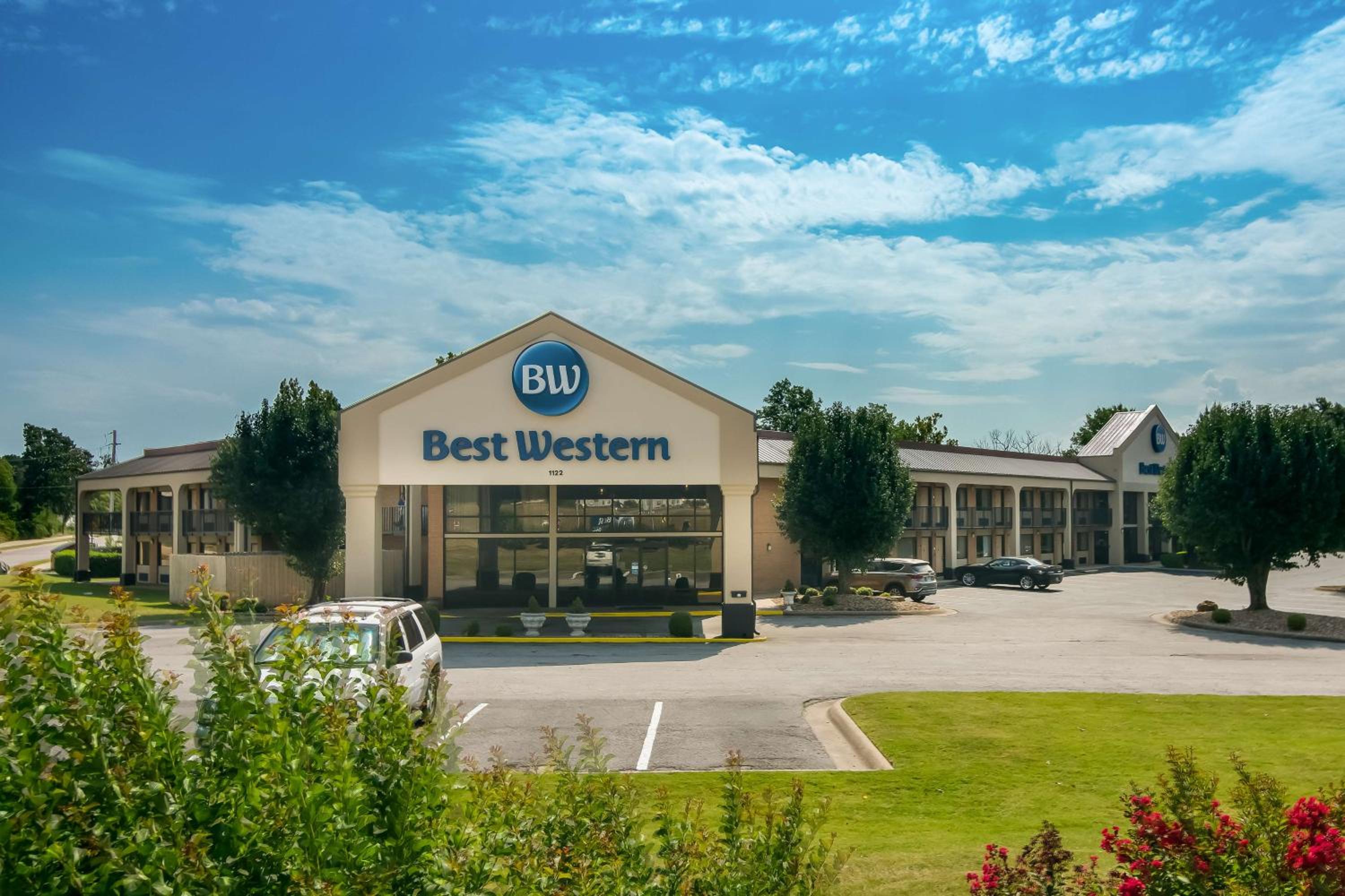 Hotel Best Western Windsor Suites - Image 1