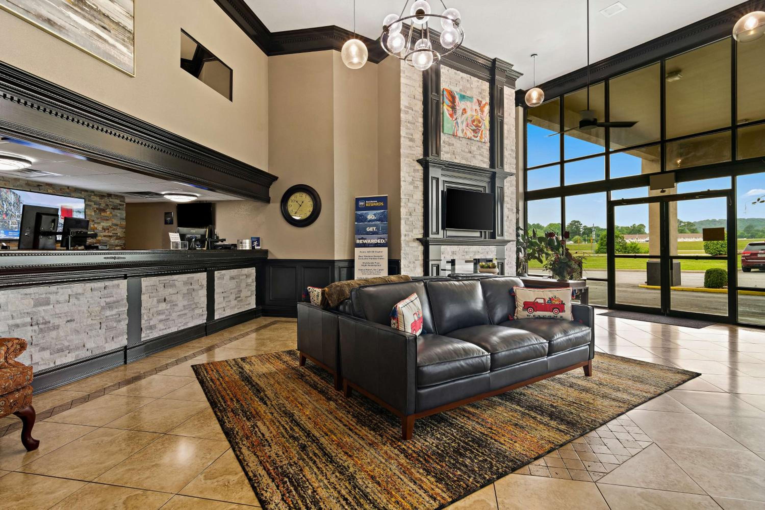 Best Western Windsor Suites