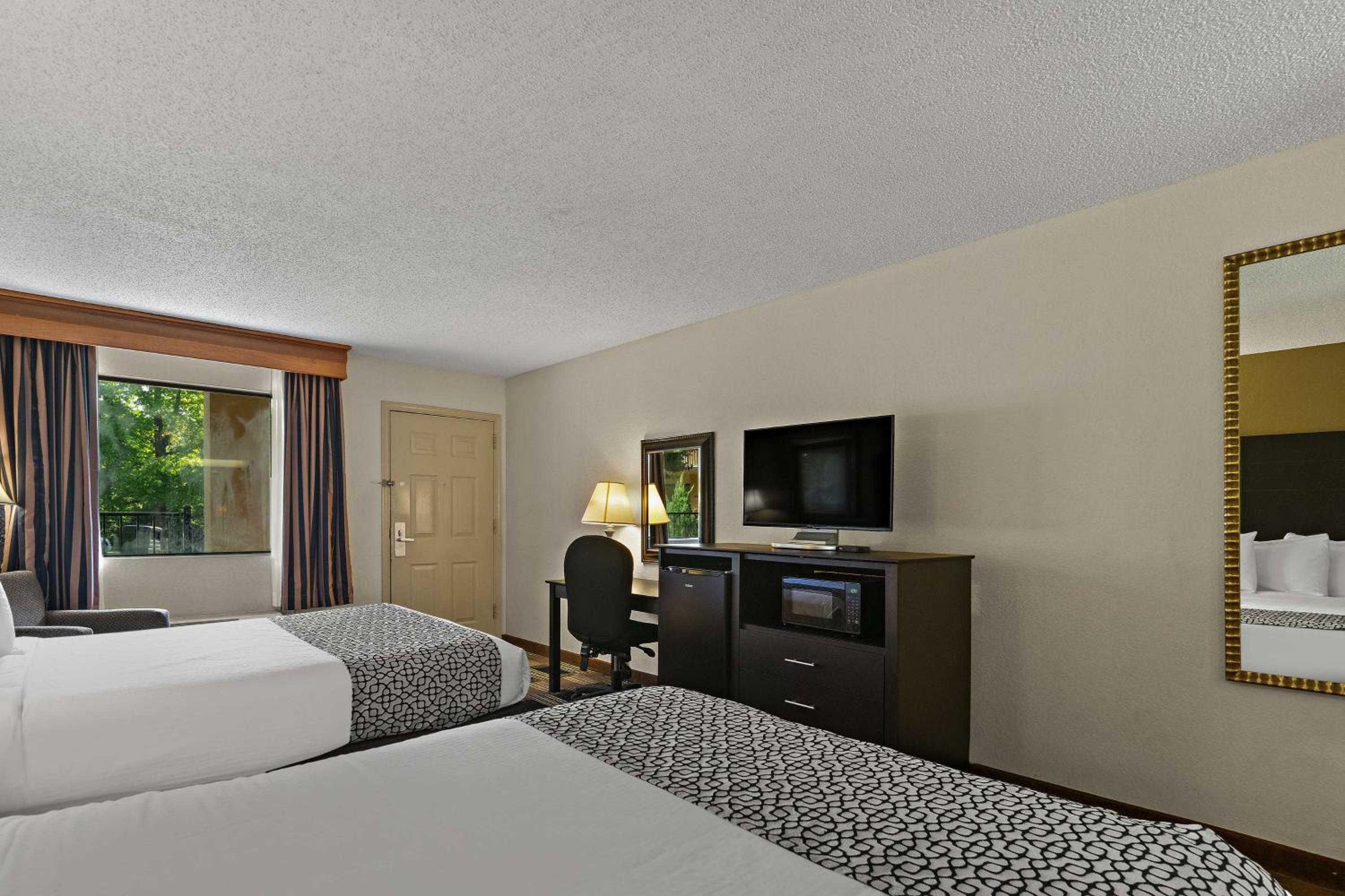 Best Western Windsor Suites
