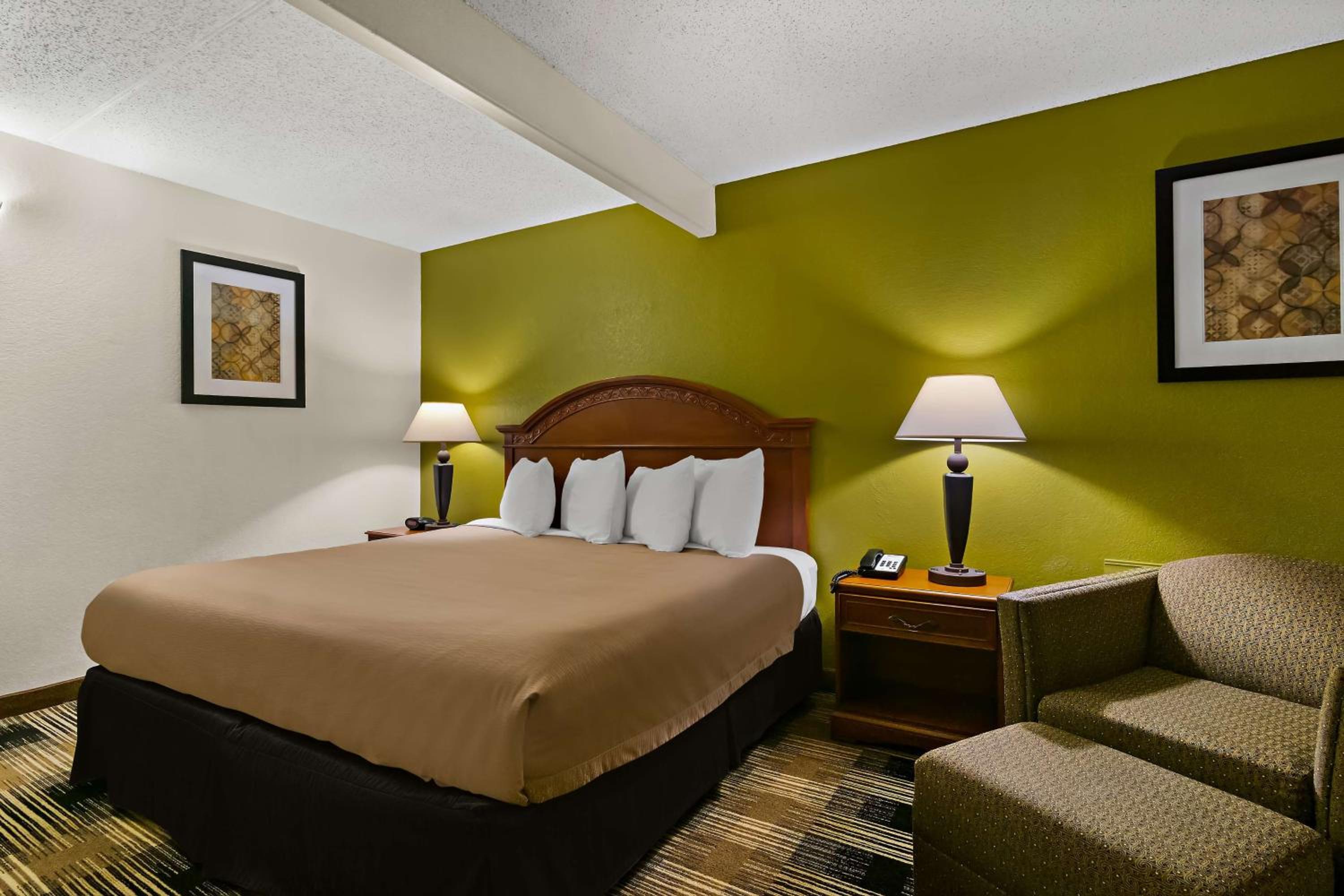 Best Western Windsor Suites