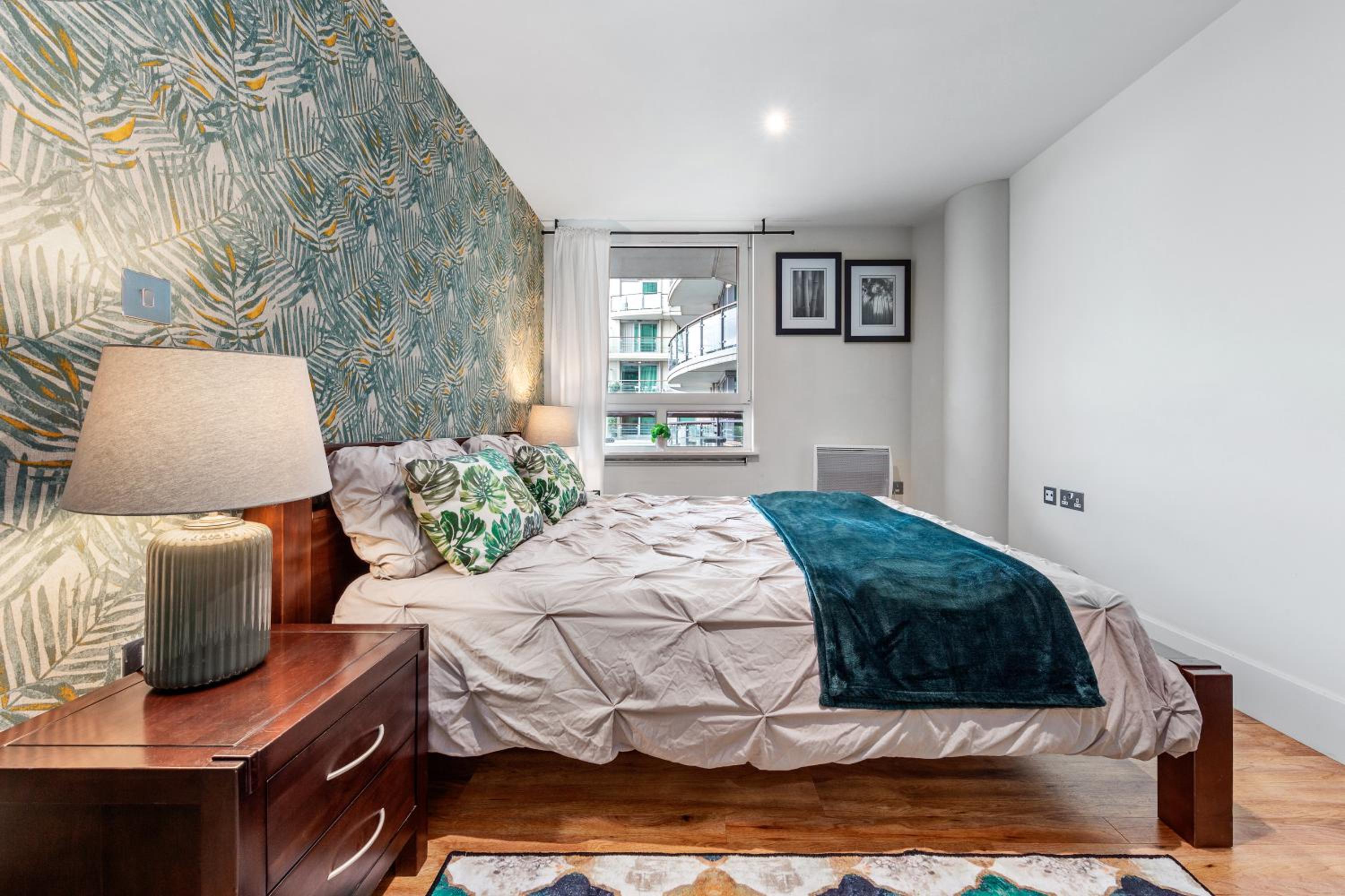 Vauxhall large 2bedroom Central London with amazing River View Panoramic Balcony