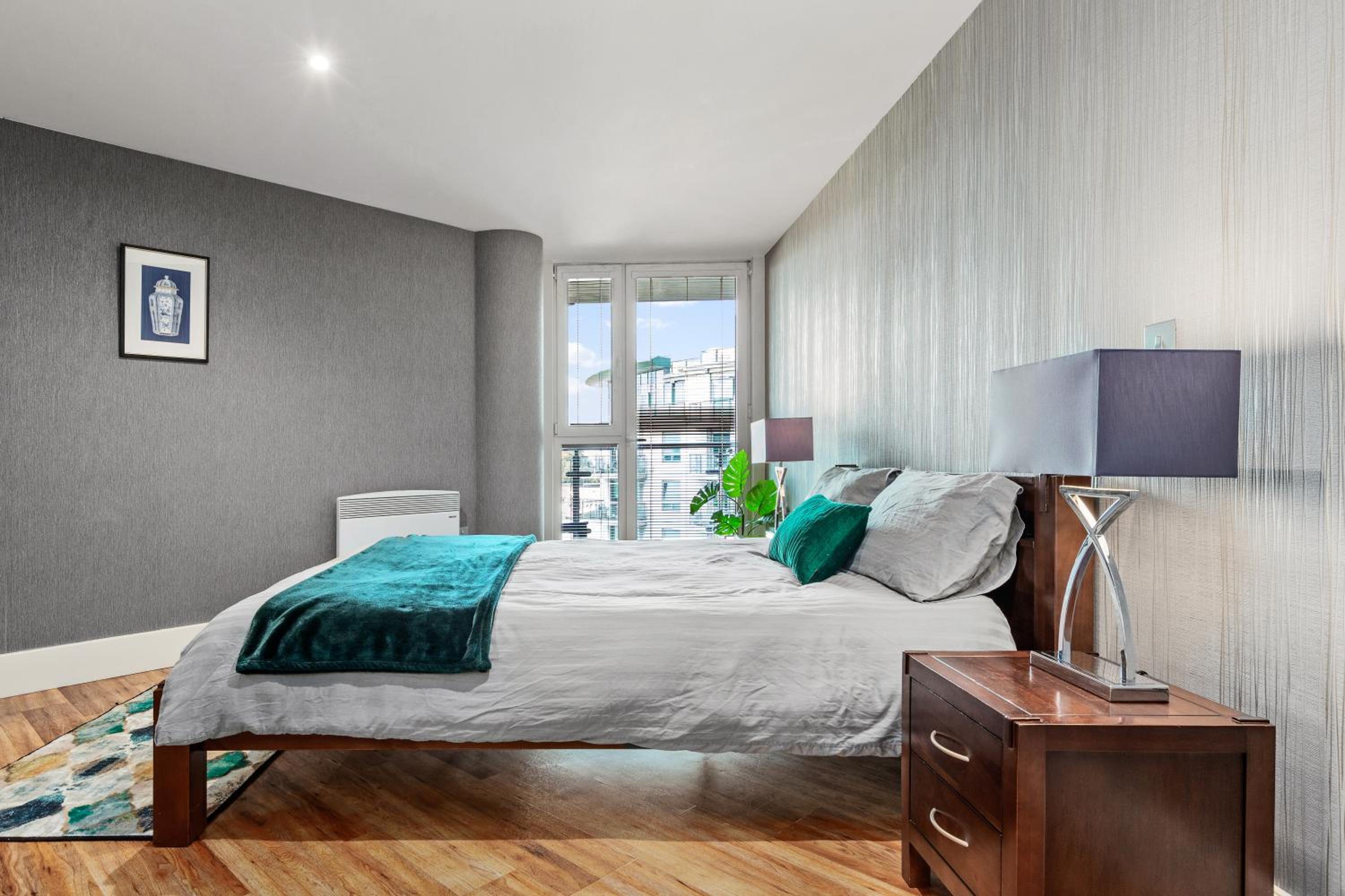Vauxhall large 2bedroom Central London with amazing River View Panoramic Balcony