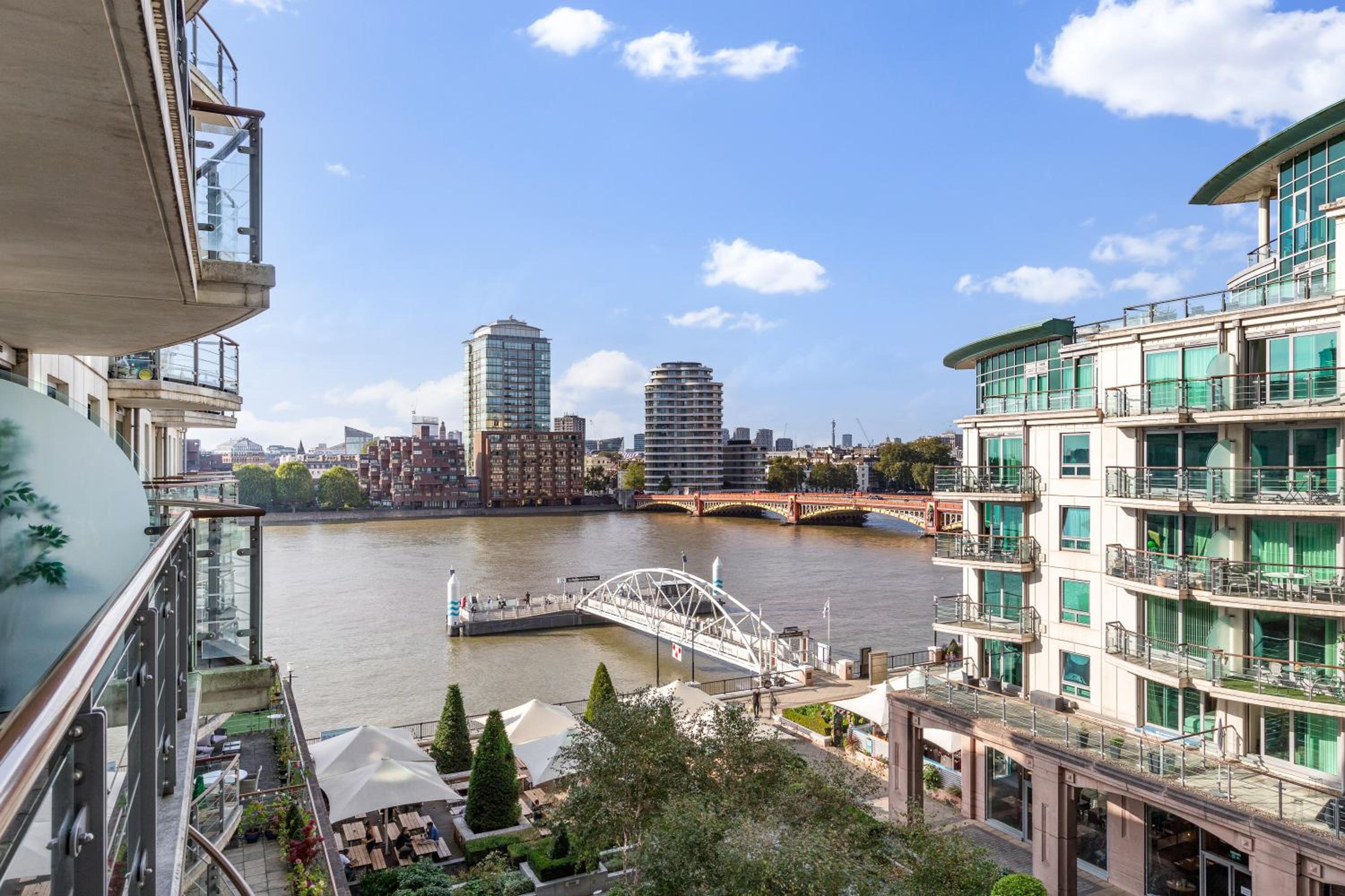 Vauxhall large 2bedroom Central London with amazing River View Panoramic Balcony