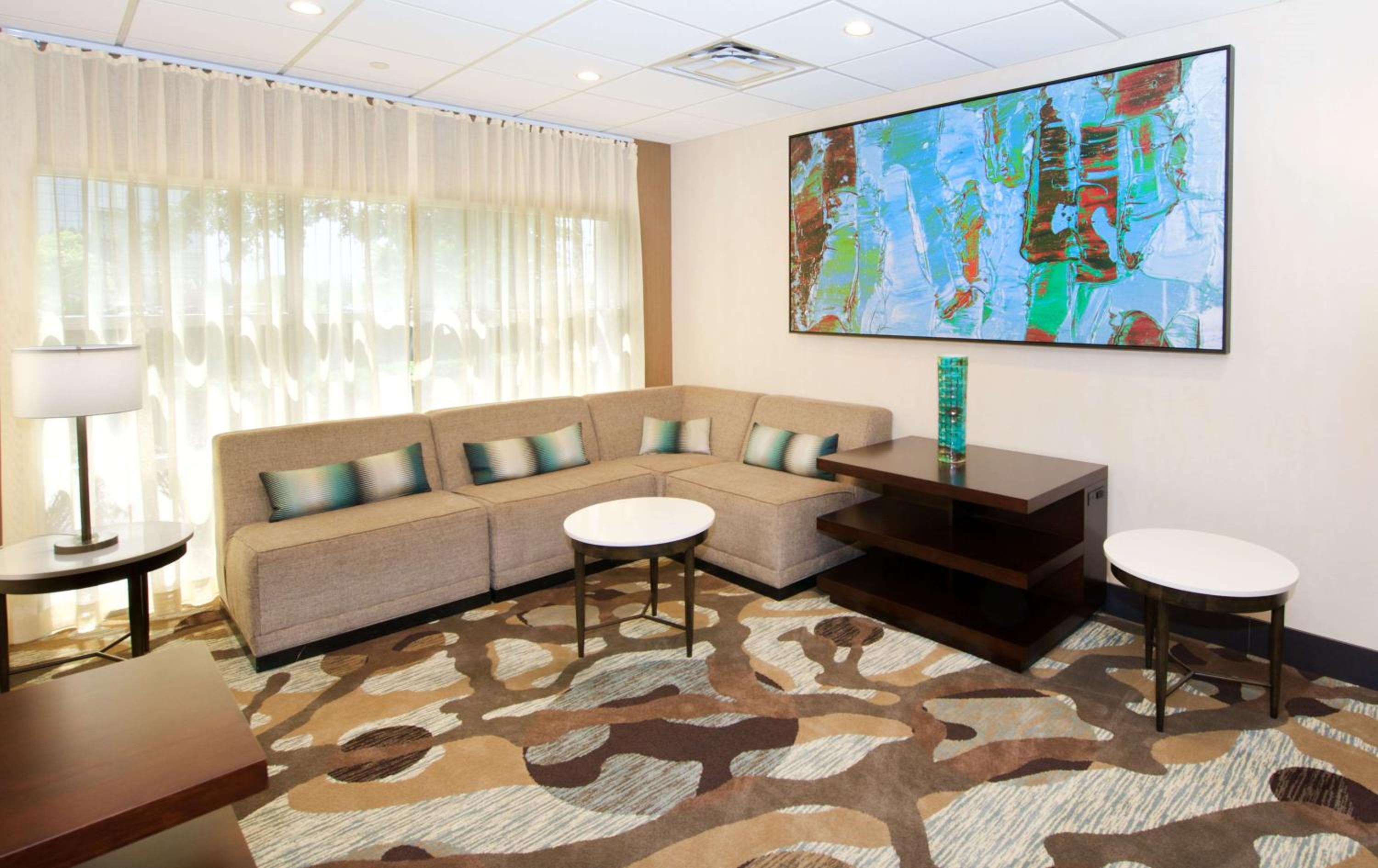 Embassy Suites by Hilton Cincinnati Northeast - Blue Ash - Property Image 4