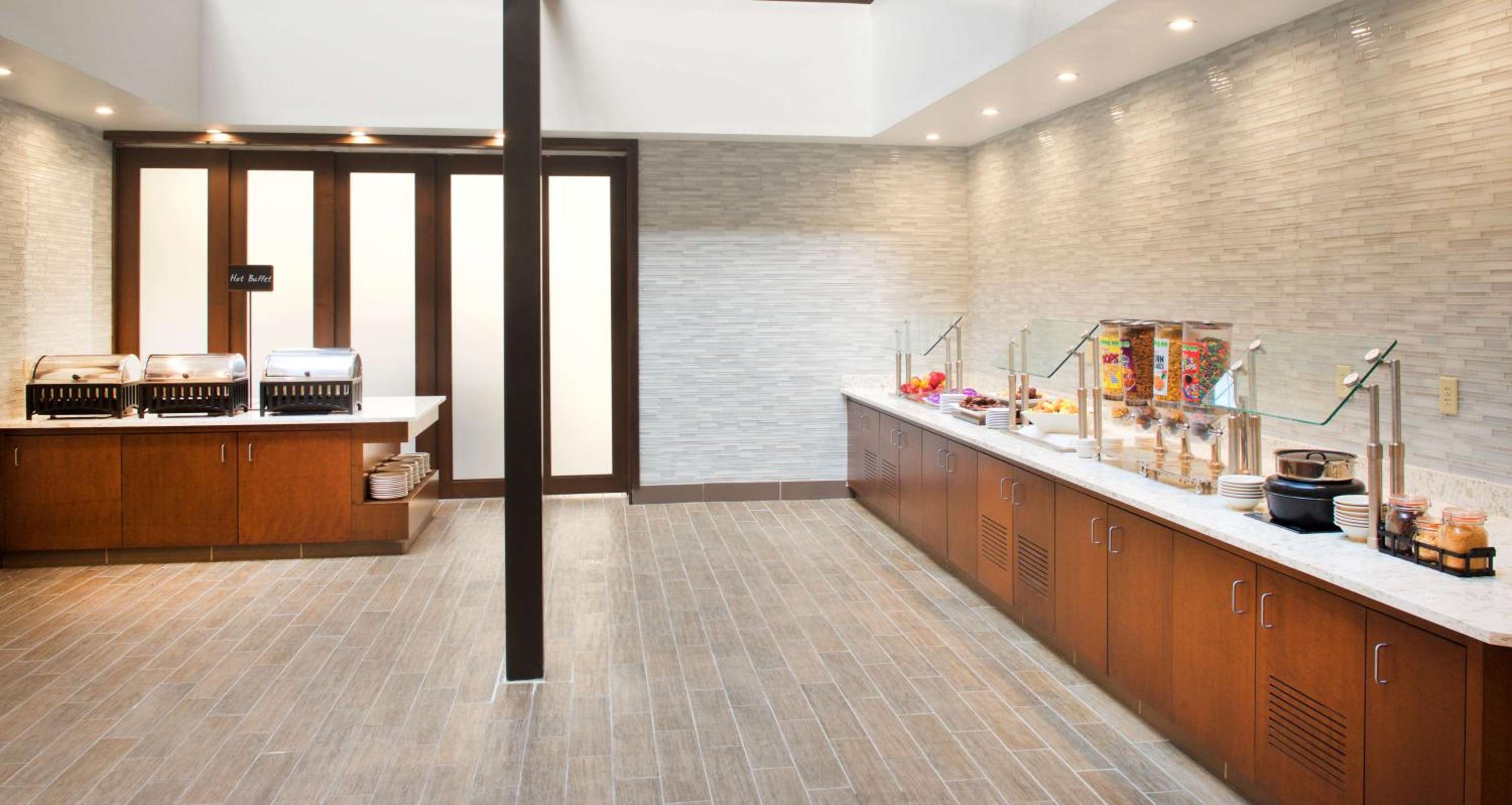 Embassy Suites by Hilton Cincinnati Northeast - Blue Ash - Property Image 12