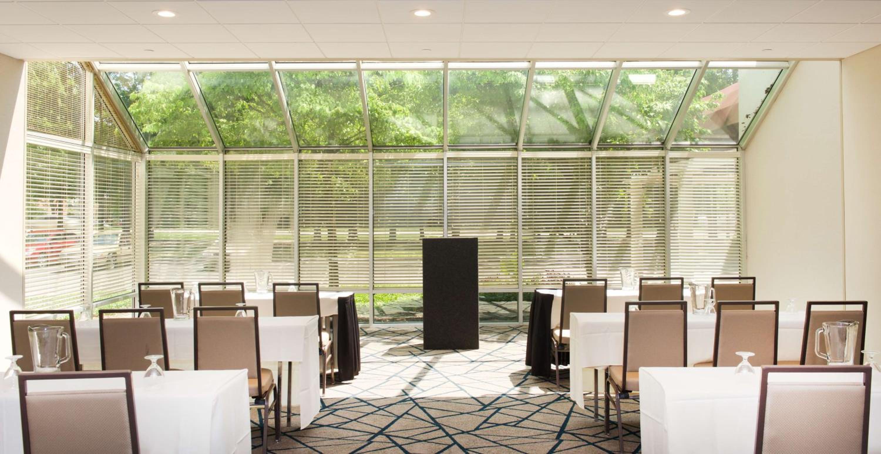 Embassy Suites by Hilton Cincinnati Northeast - Blue Ash - Property Image 17