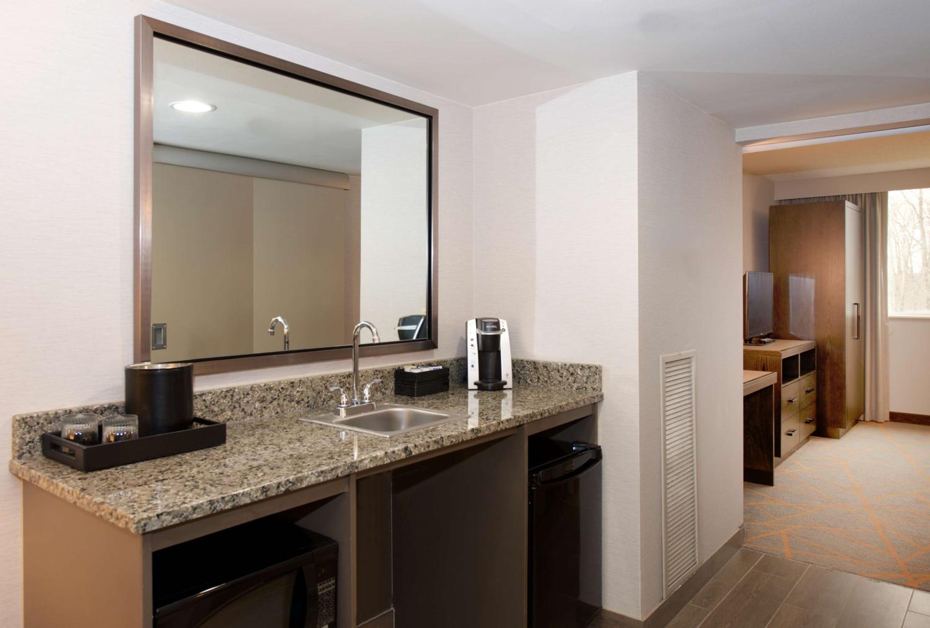 Embassy Suites by Hilton Cincinnati Northeast - Blue Ash - Property Image 20