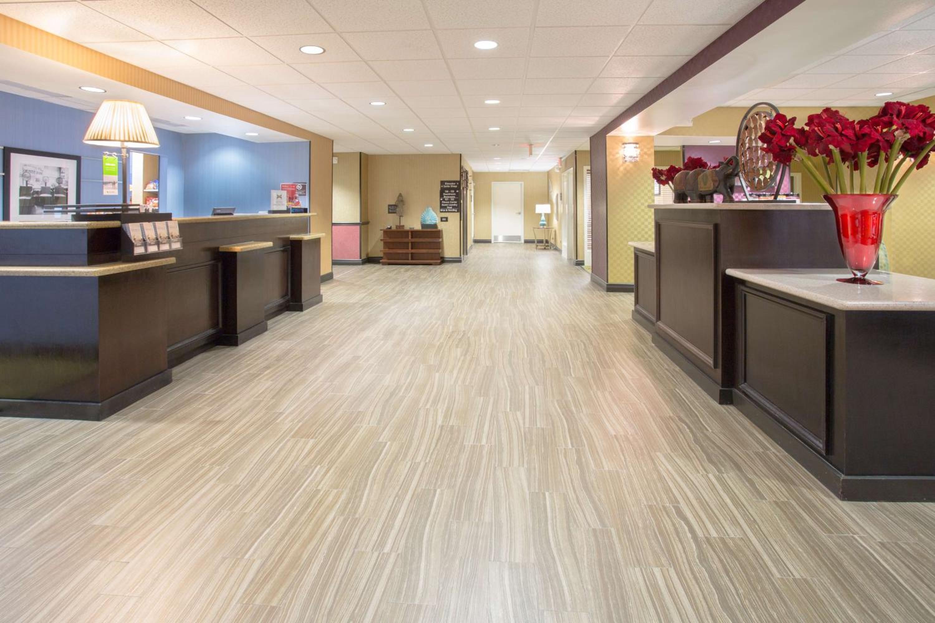 Destin Vacations - Hampton Inn Santa Rosa - Property Image 1
