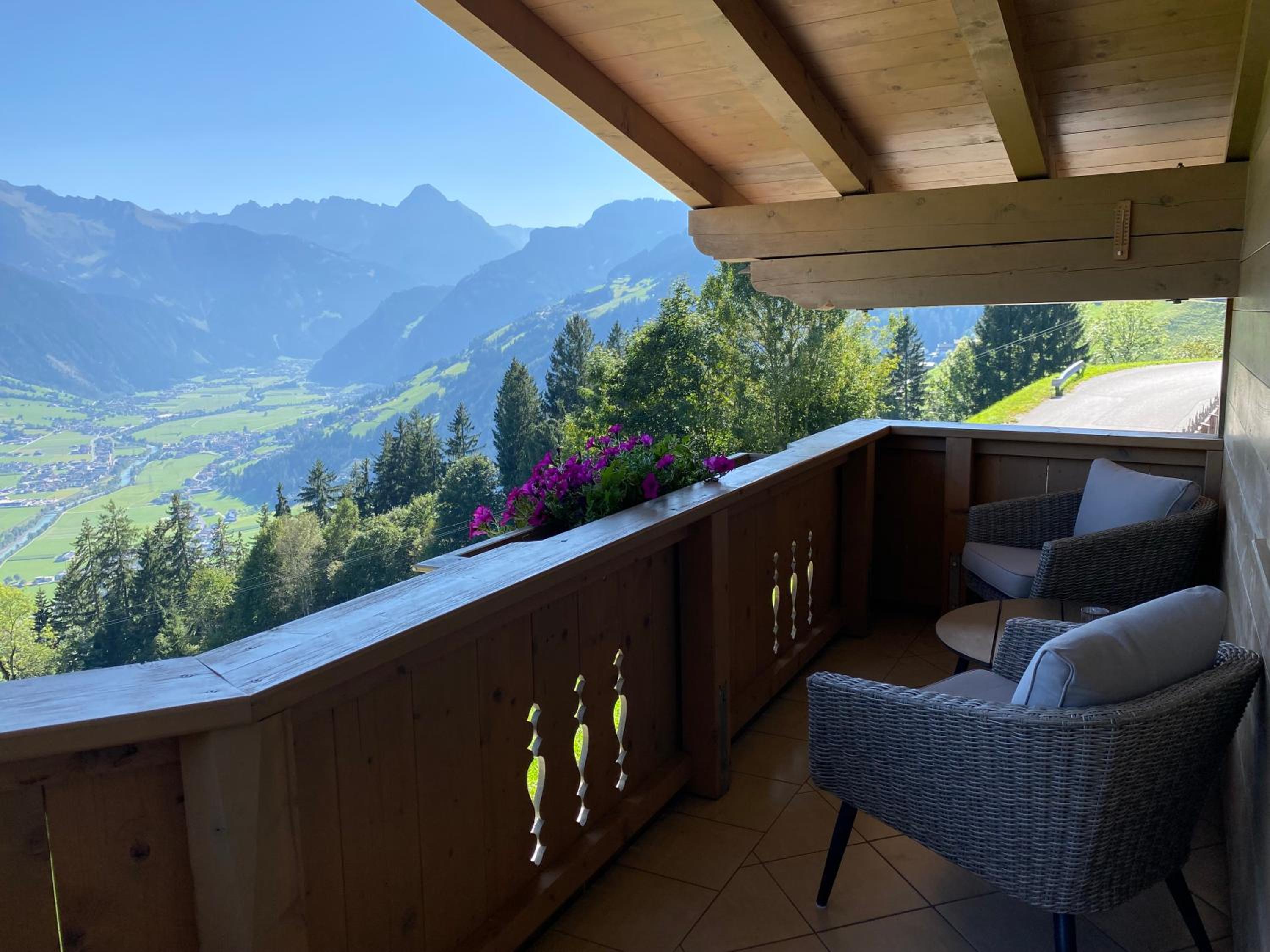 Ferienhaus Zillertal Panorama Blick Balkon Sauna