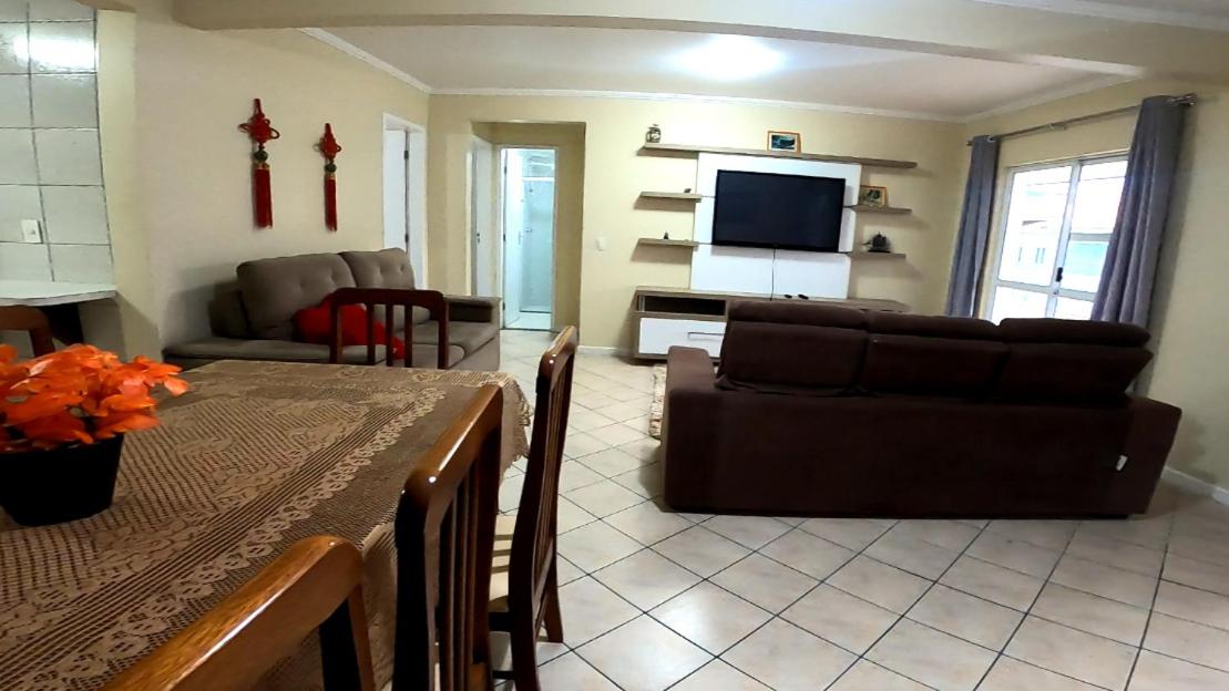 124 - Apartamento 3 dormitórios condomínio fechado