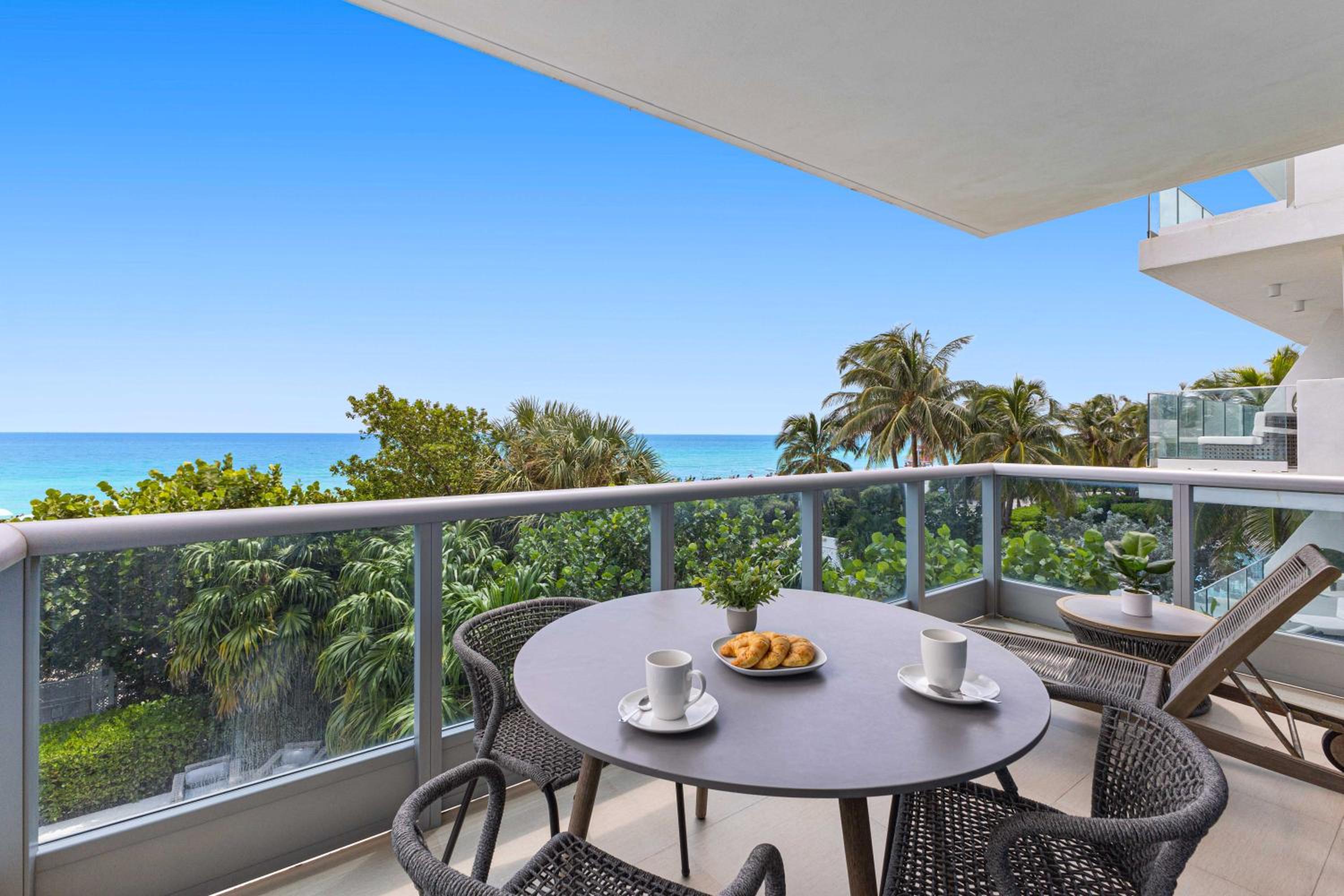 Dharma Home Suites Miami Beach at Monte Carlo