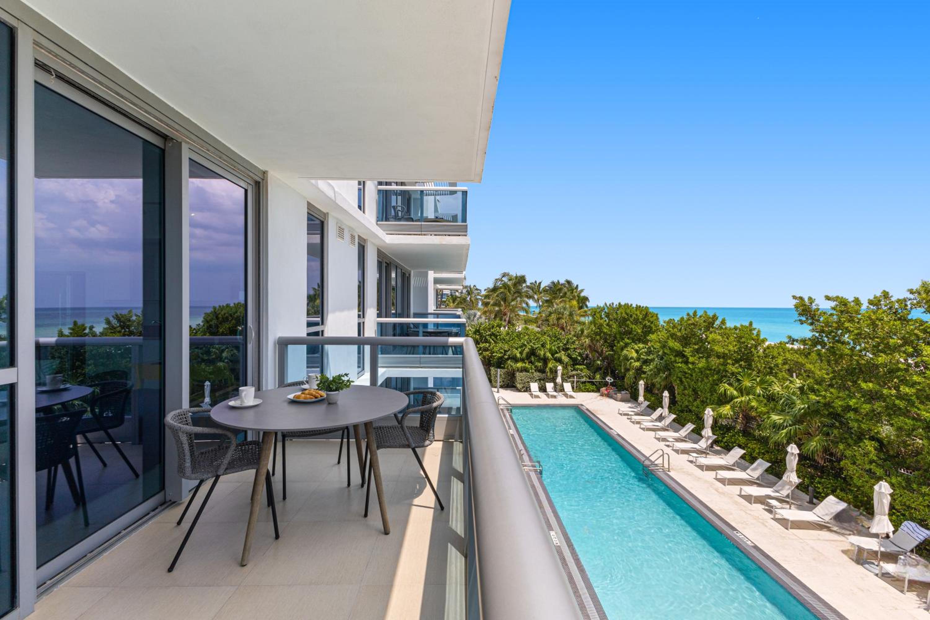 Dharma Home Suites Miami Beach at Monte Carlo