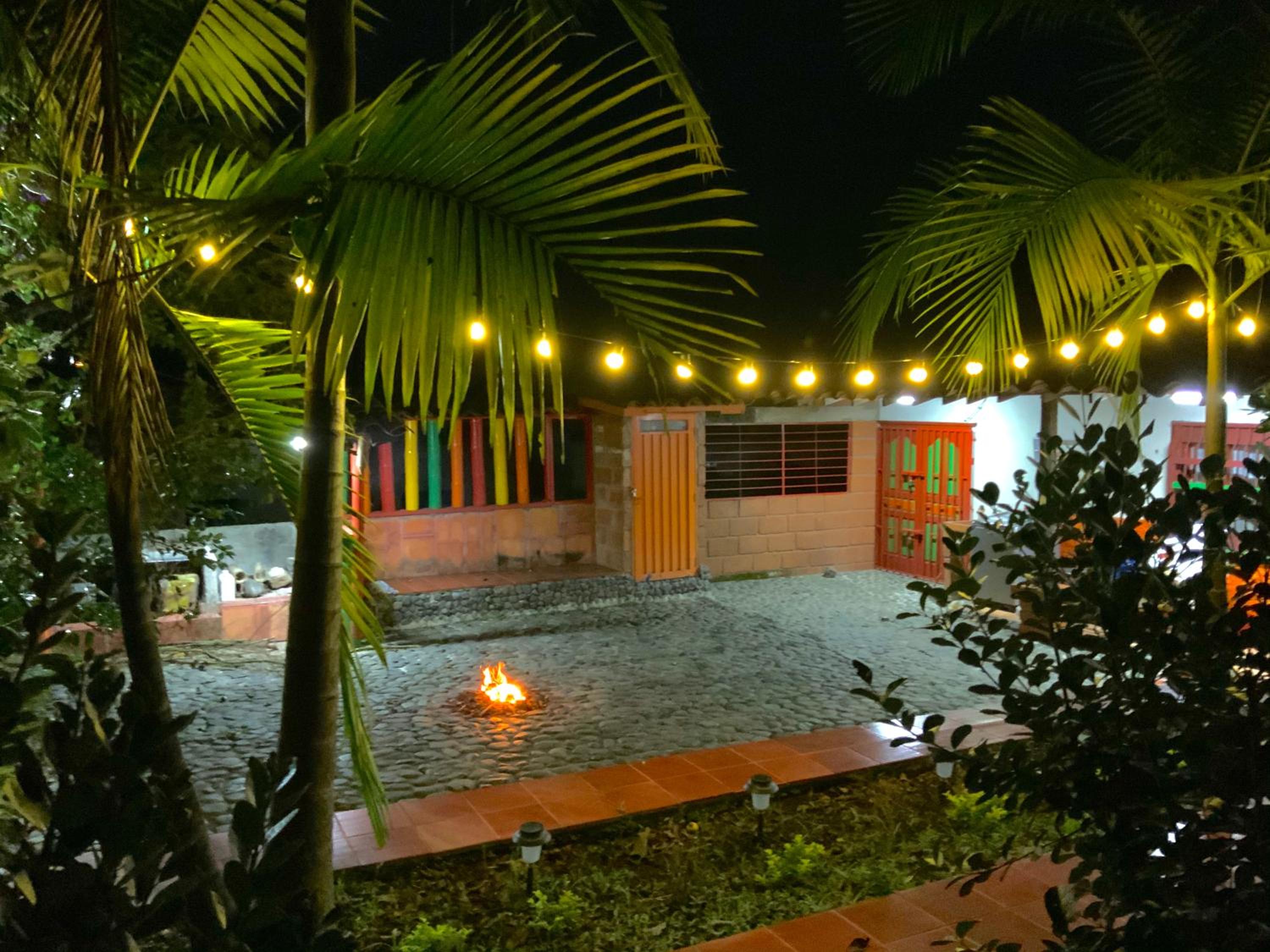 Maravilla de cabaña grupal 5-10 personas parking, wifi, campestre, cercana