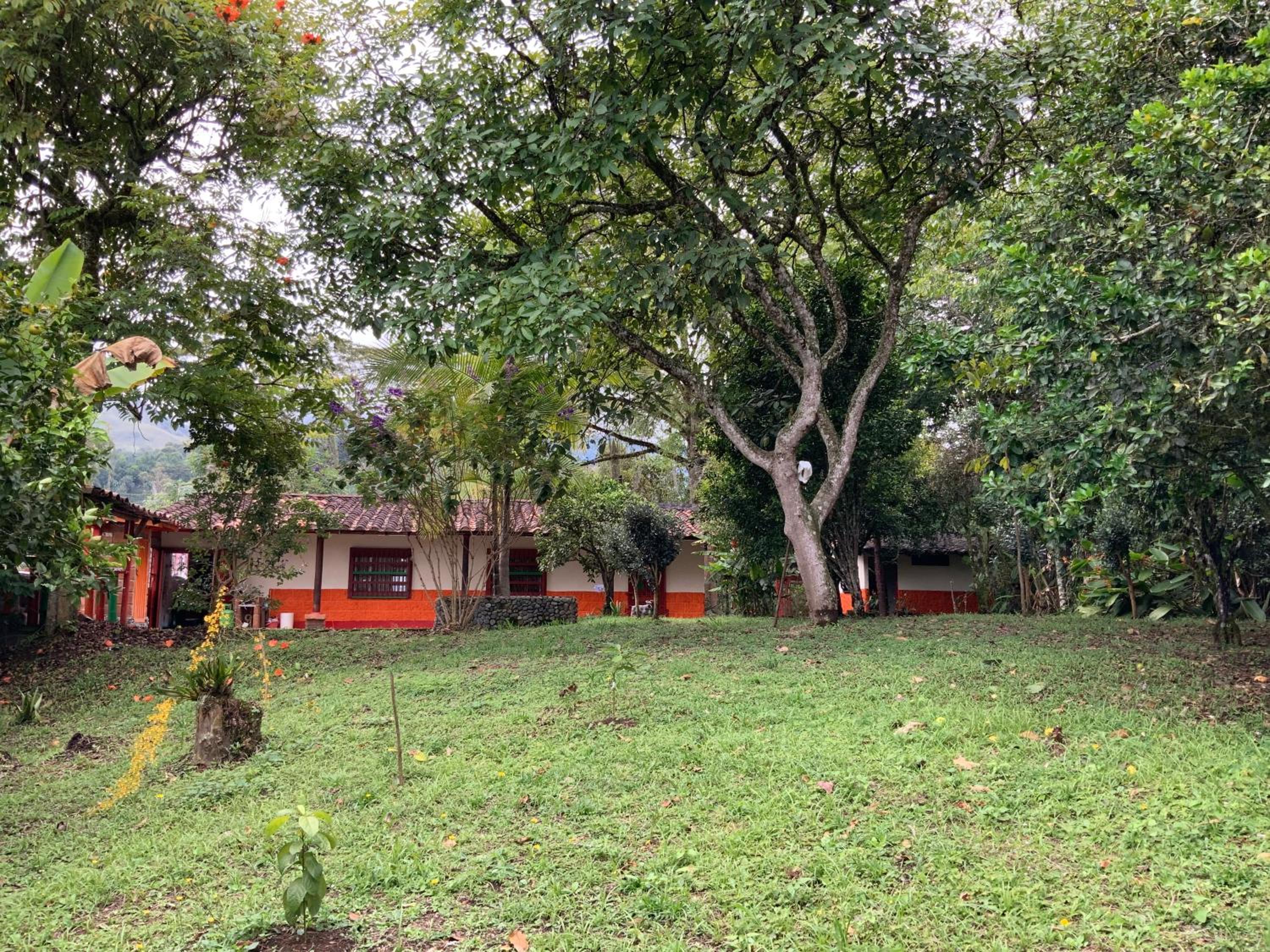 Maravilla de cabaña grupal 5-10 personas parking, wifi, campestre, cercana