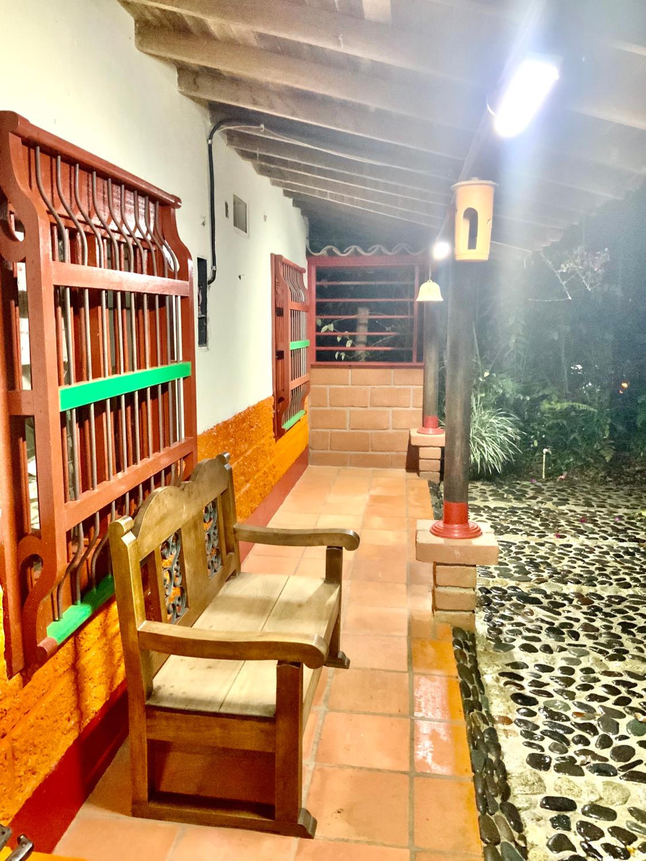 Maravilla de cabaña grupal 5-10 personas parking, wifi, campestre, cercana