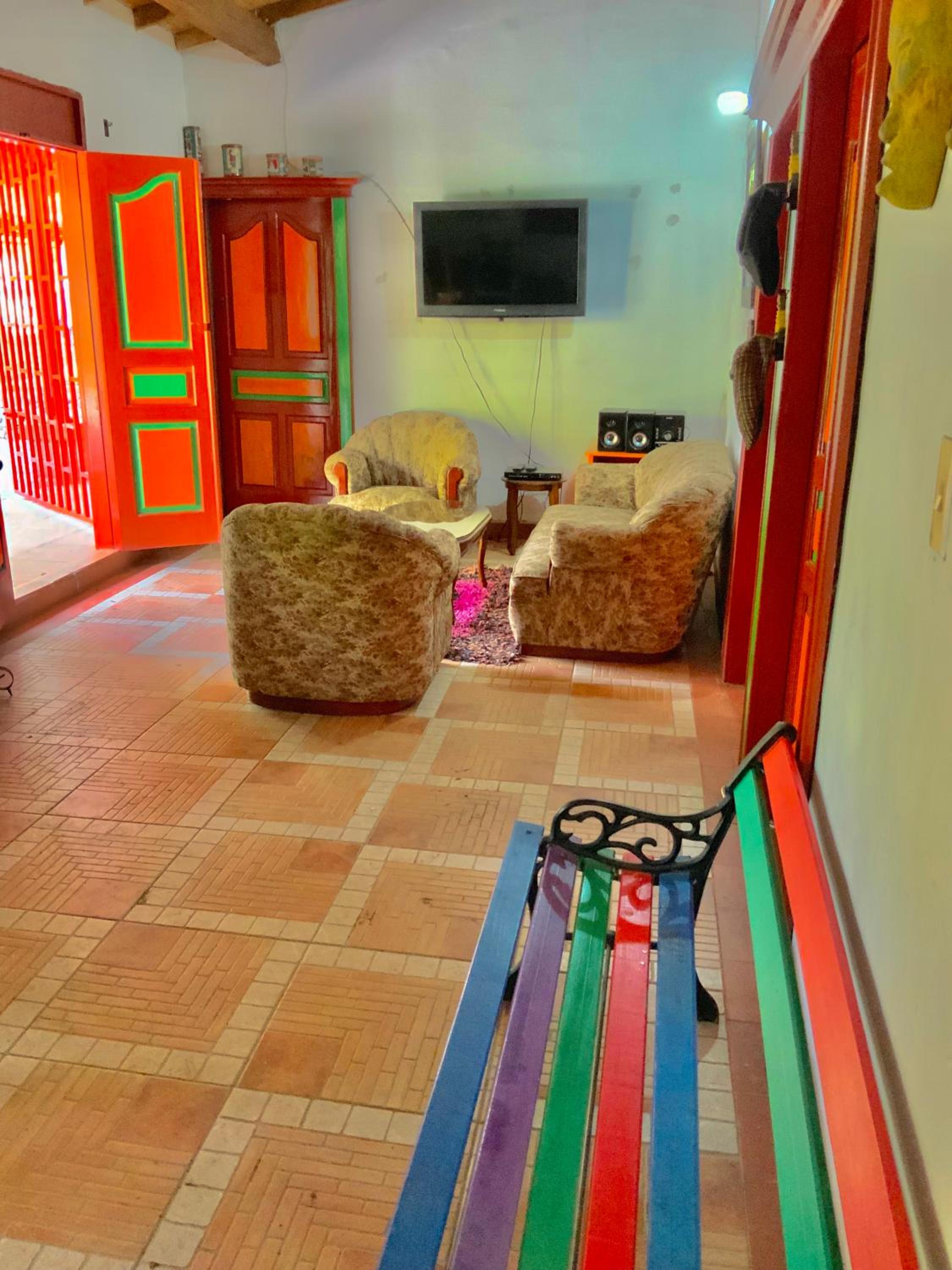 Maravilla de cabaña grupal 5-10 personas parking, wifi, campestre, cercana