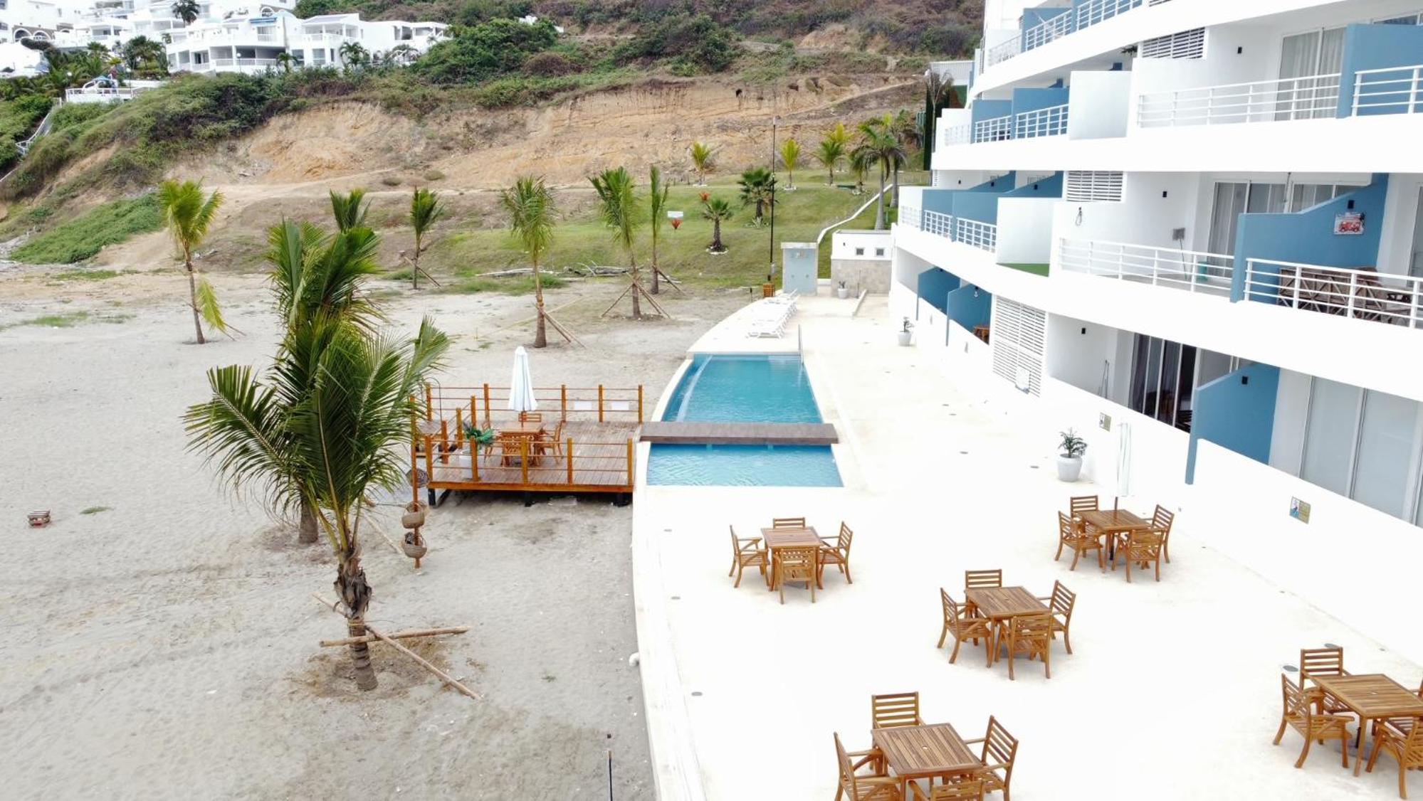 Apartamento Vacacional frente al mar en General Villamil Playas