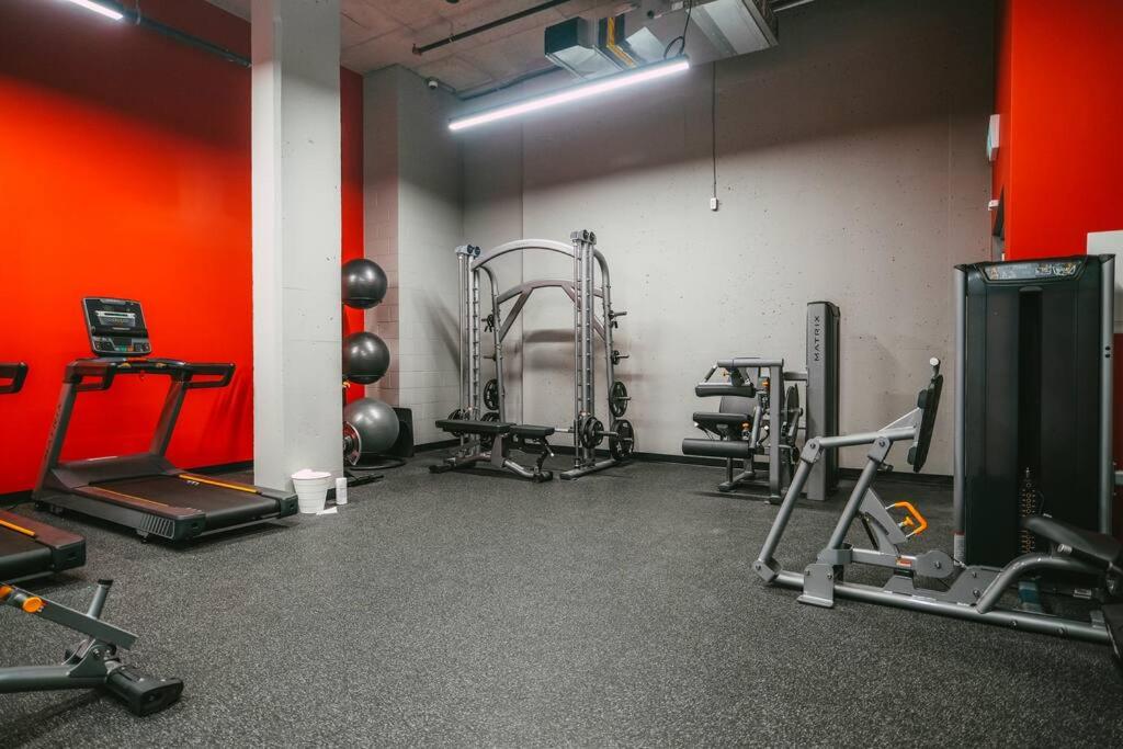 Luxury 1BR Penthouse Apt In Central Halifax