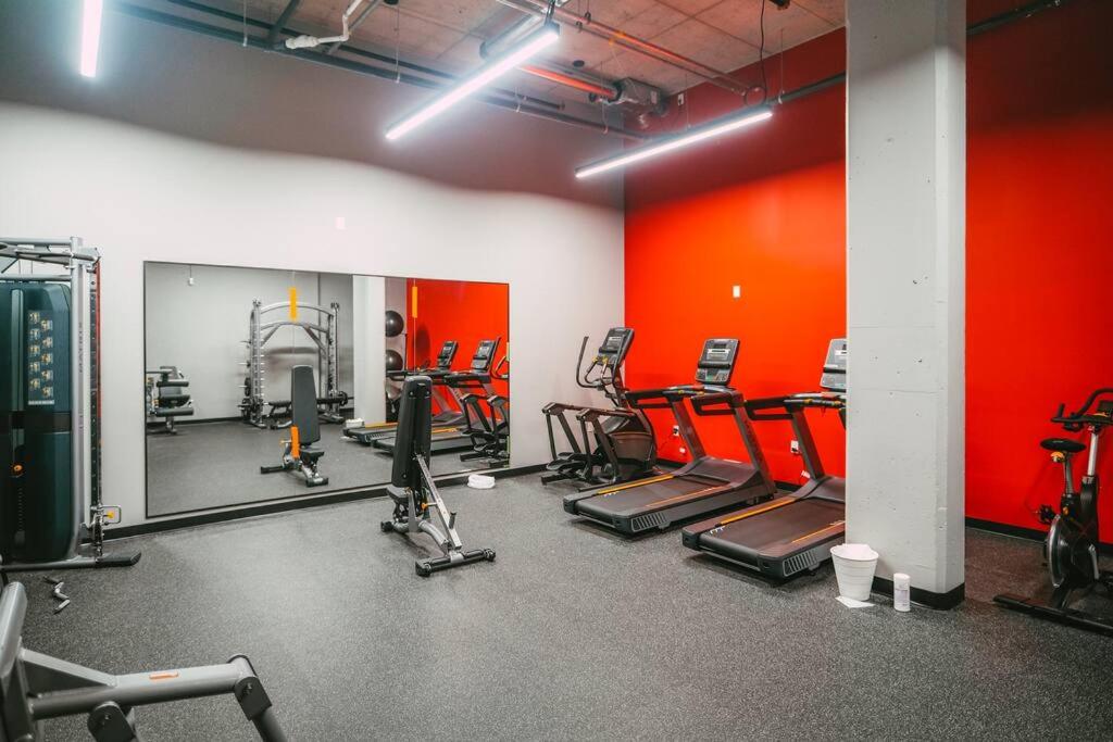 Luxury 1BR Penthouse Apt In Central Halifax