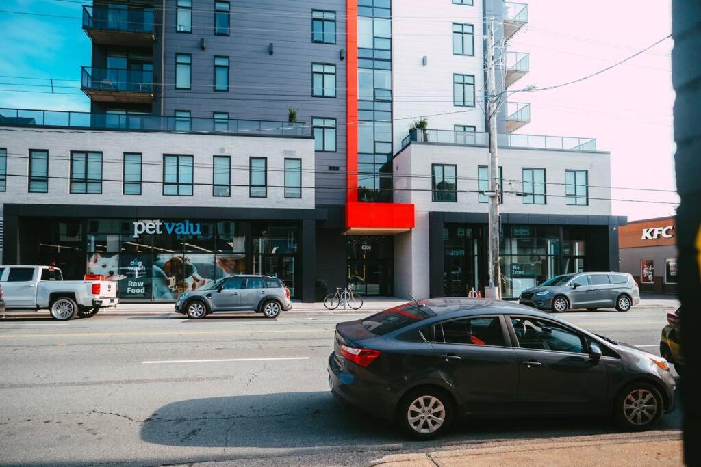 Luxury 1BR Penthouse Apt In Central Halifax