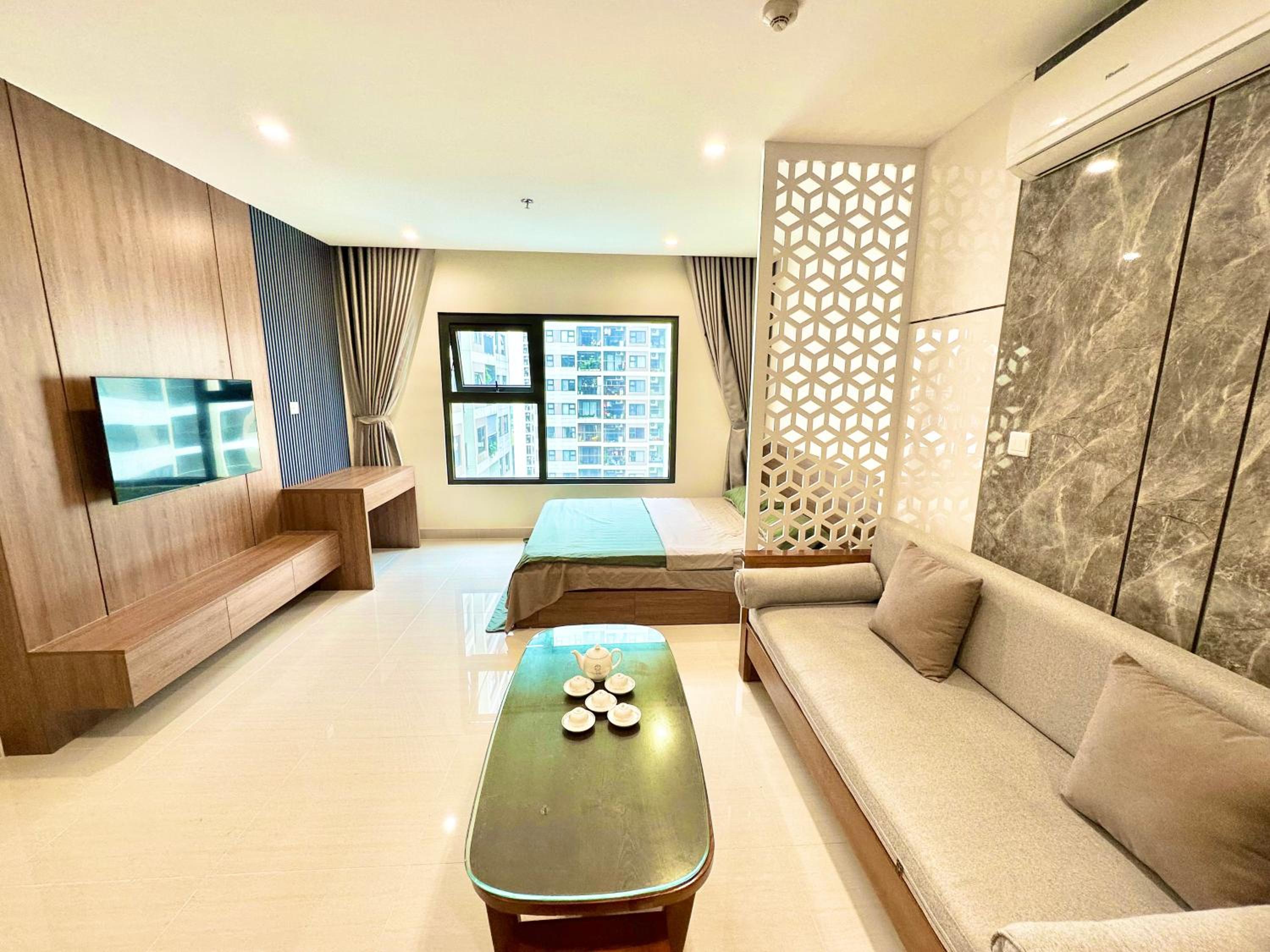 Pooling View Modern Apt 3' to Artificial Sea