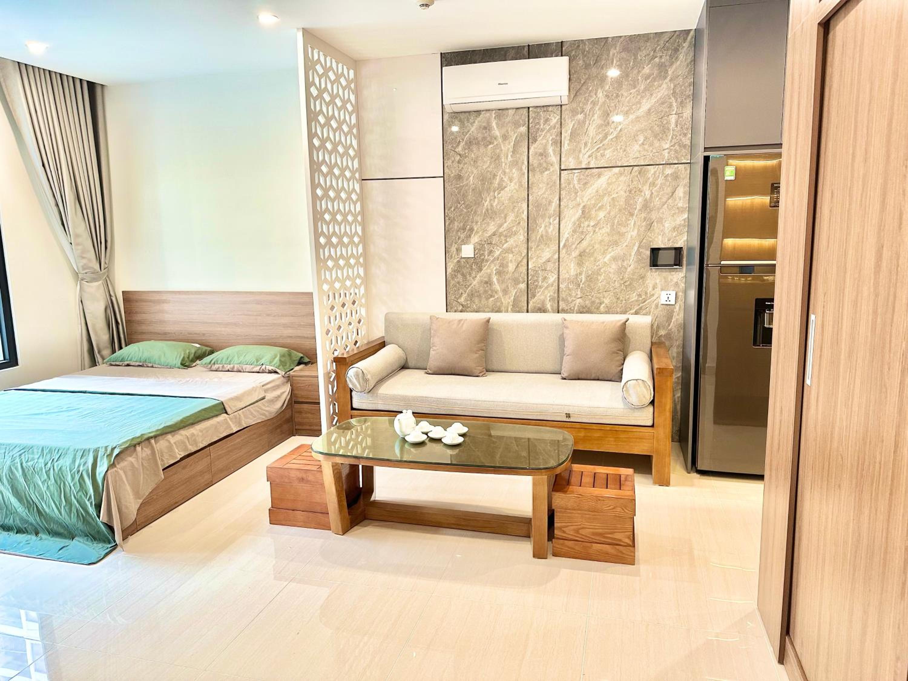 Pooling View Modern Apt 3' to Artificial Sea