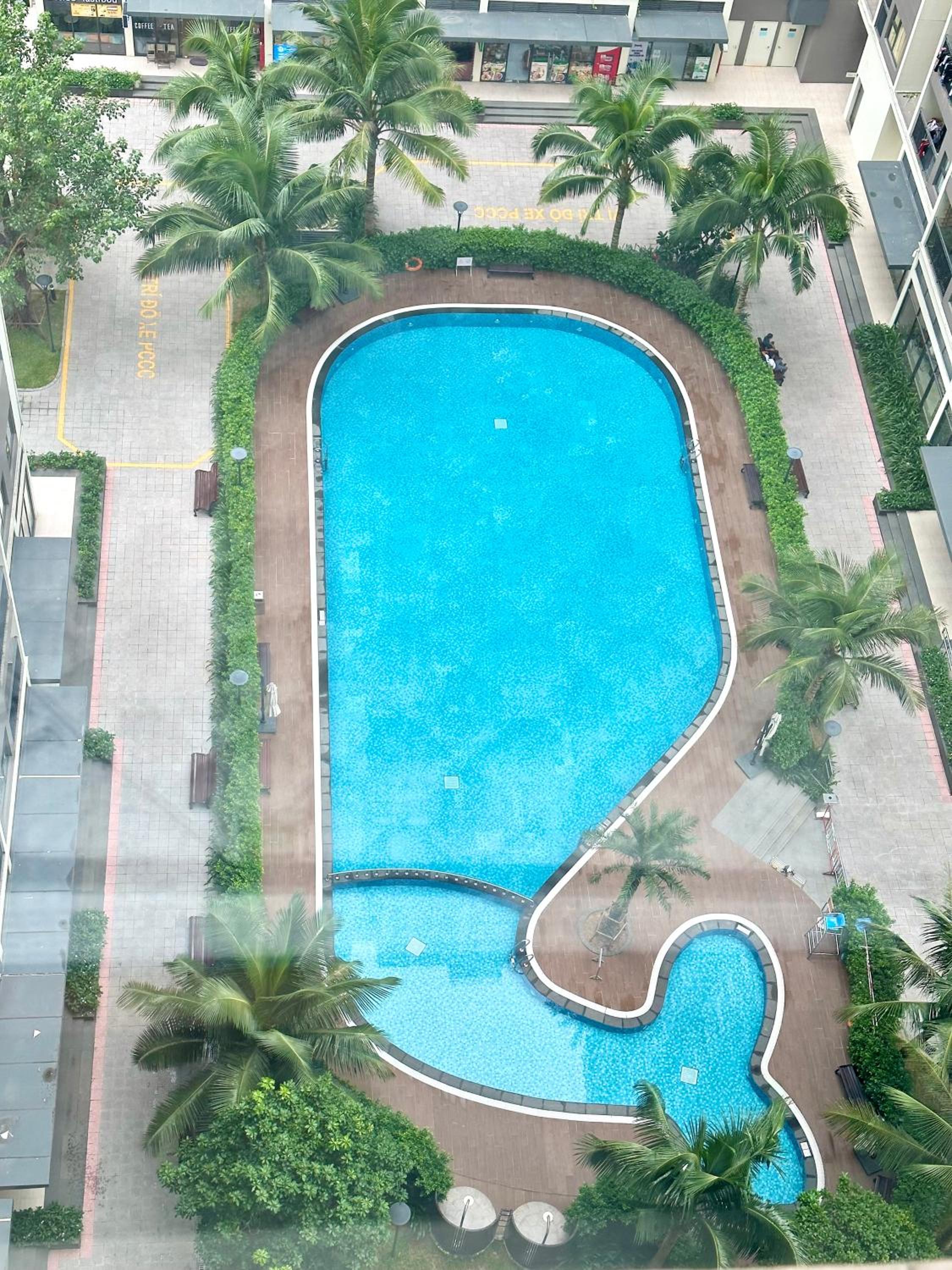 Pooling View Modern Apt 3' to Artificial Sea