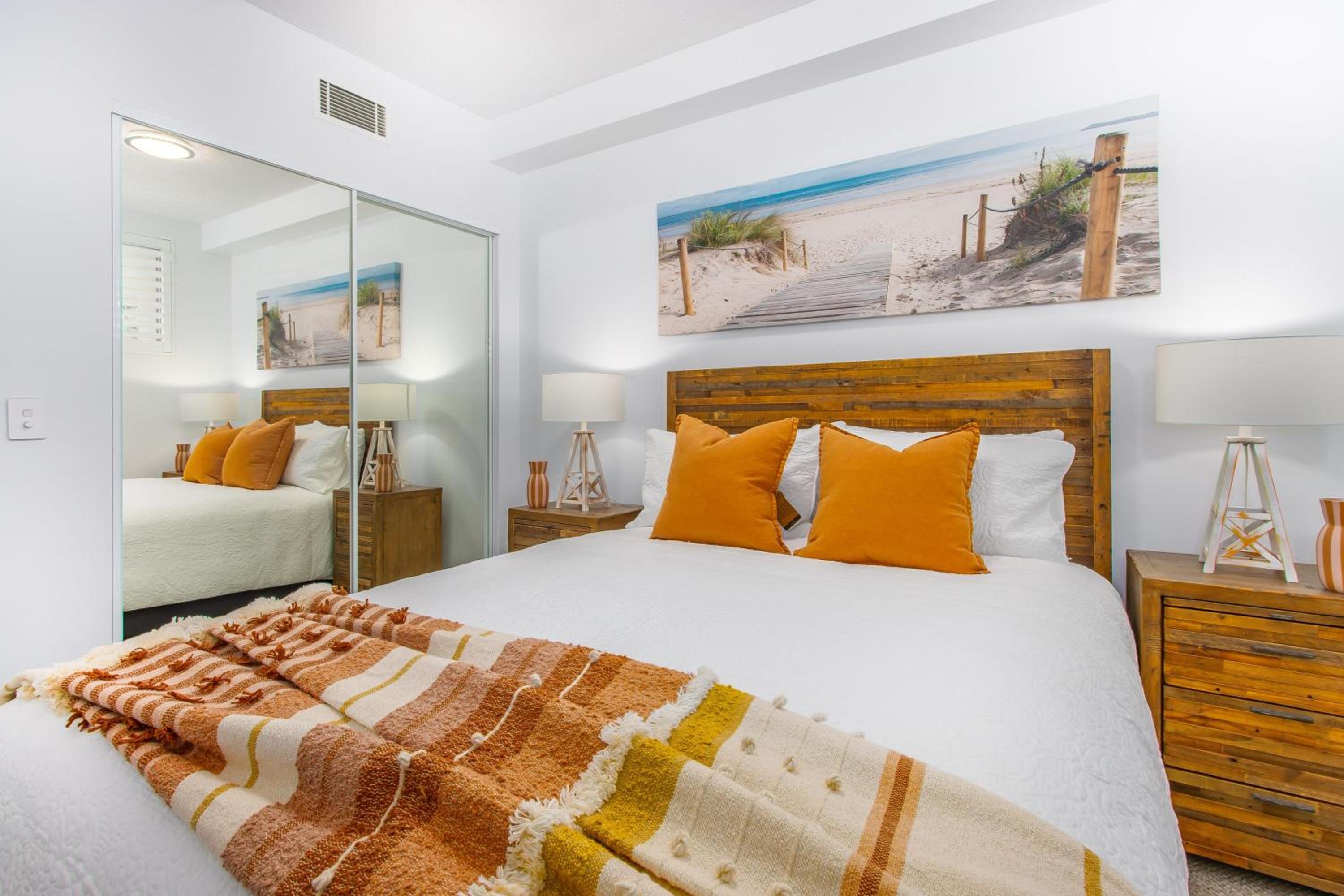 Drift North Beachfront Apartments - Private Apartments