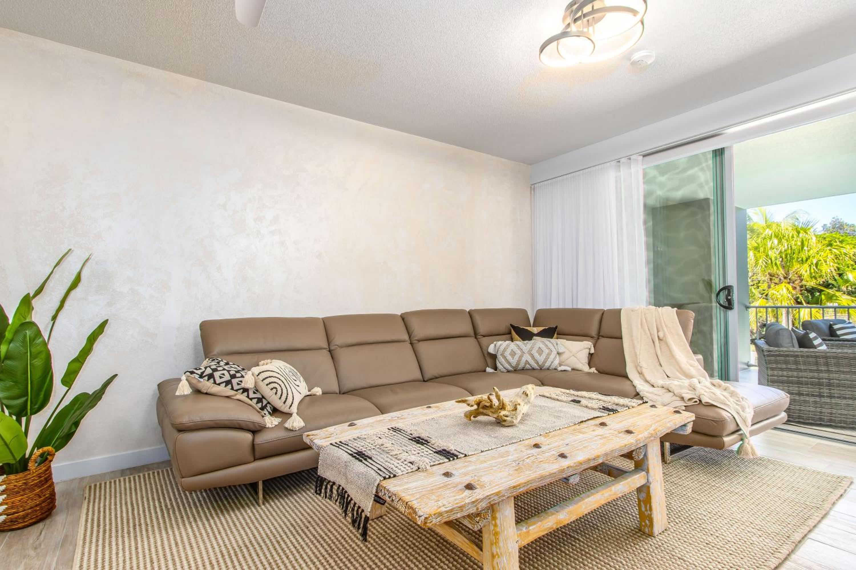 Drift North Beachfront Apartments - Private Apartments