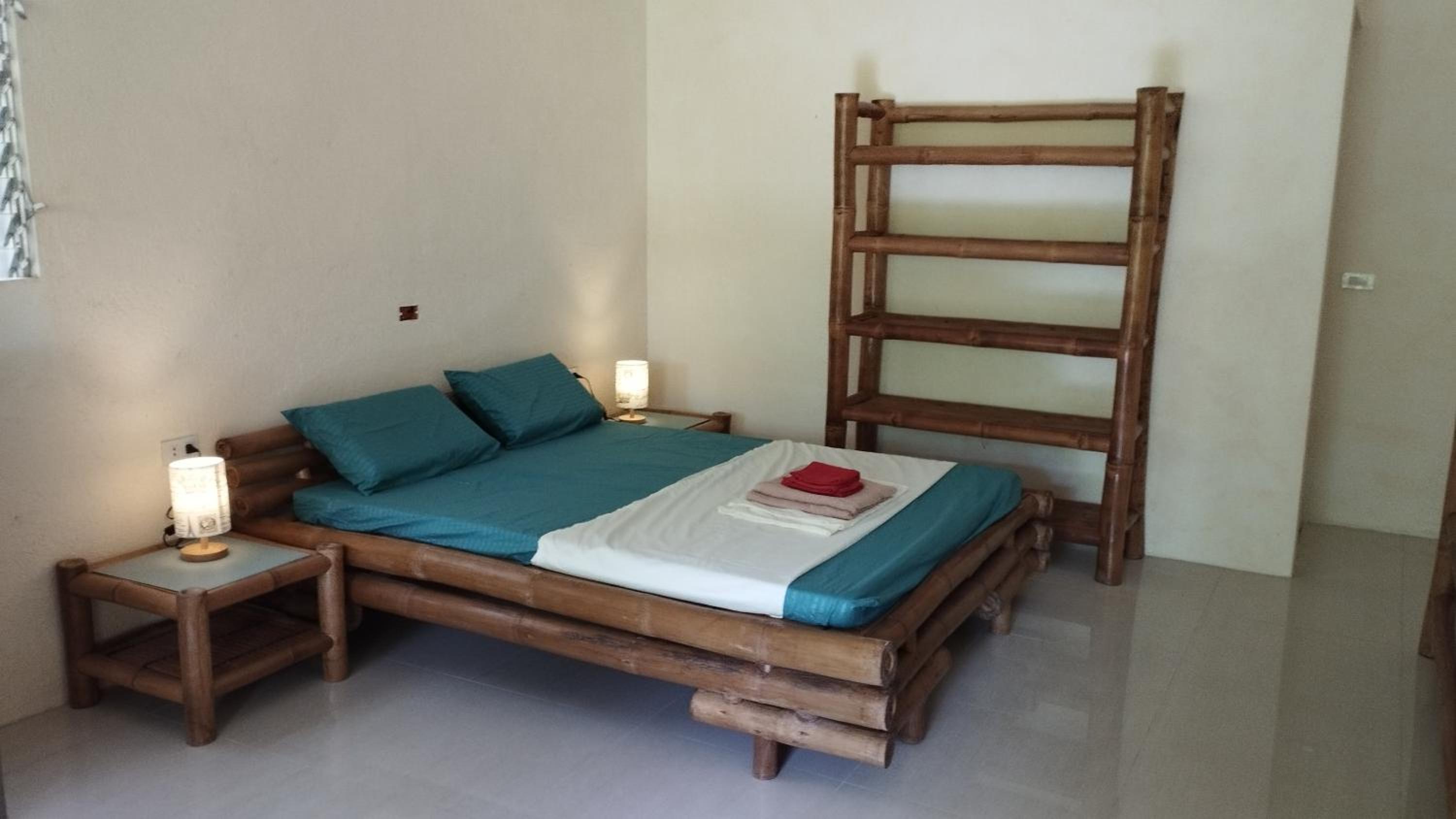 ACACIA'S Cottages with Starlink Wifi view 4