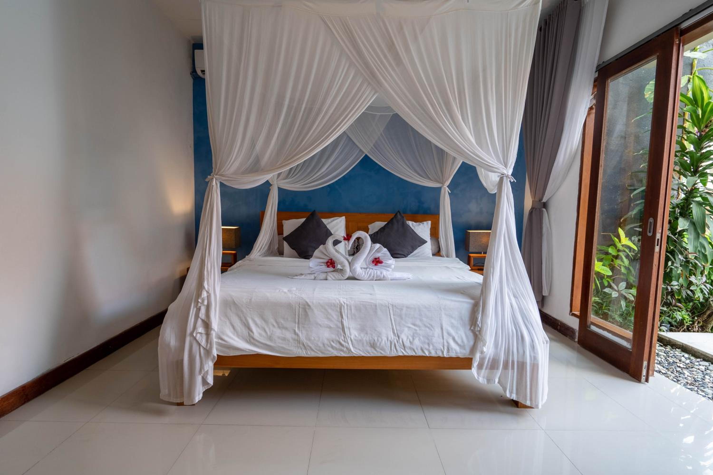 VILLA SCARLET view 4
