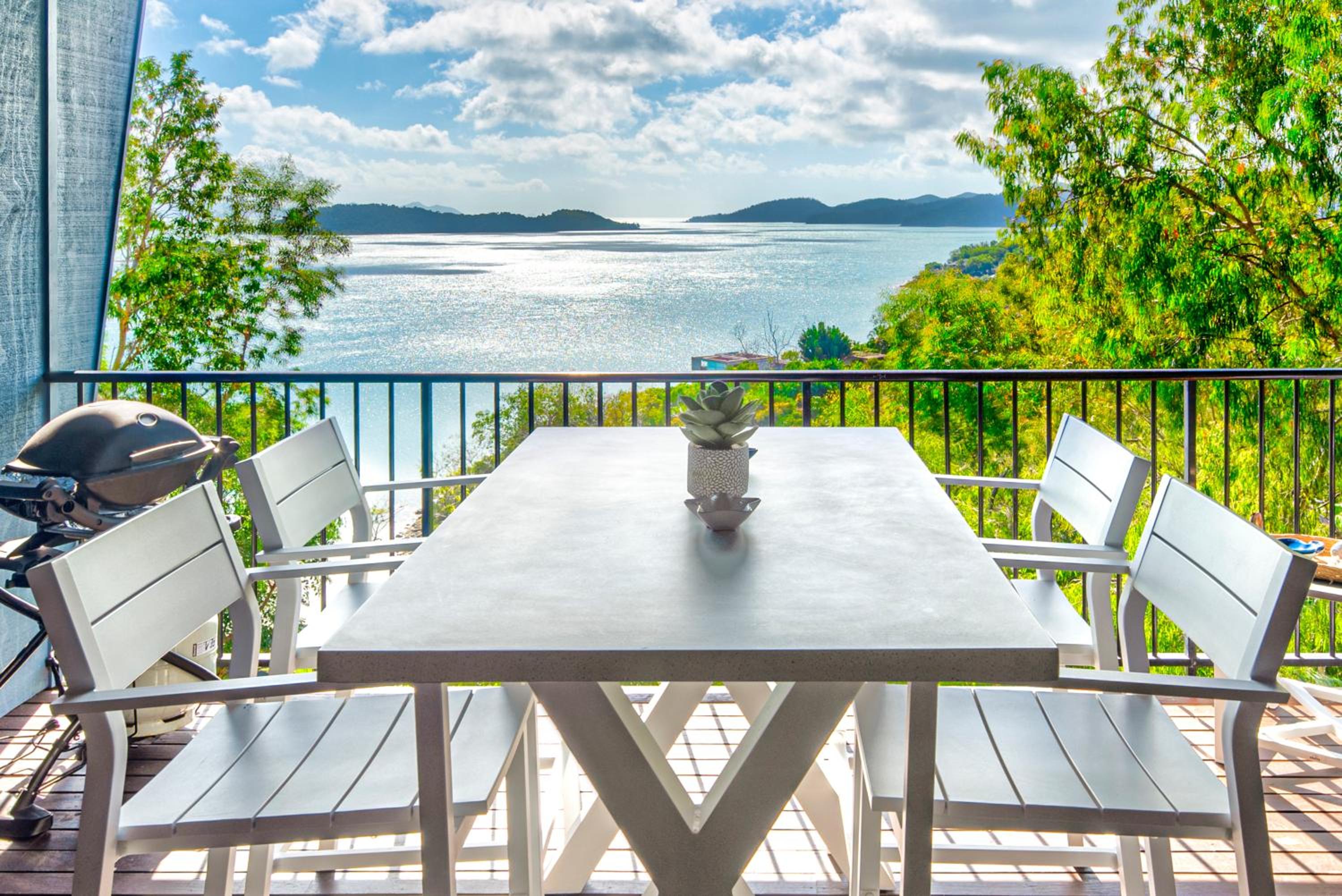 Panorama Apartments on Hamilton Island by HIHA