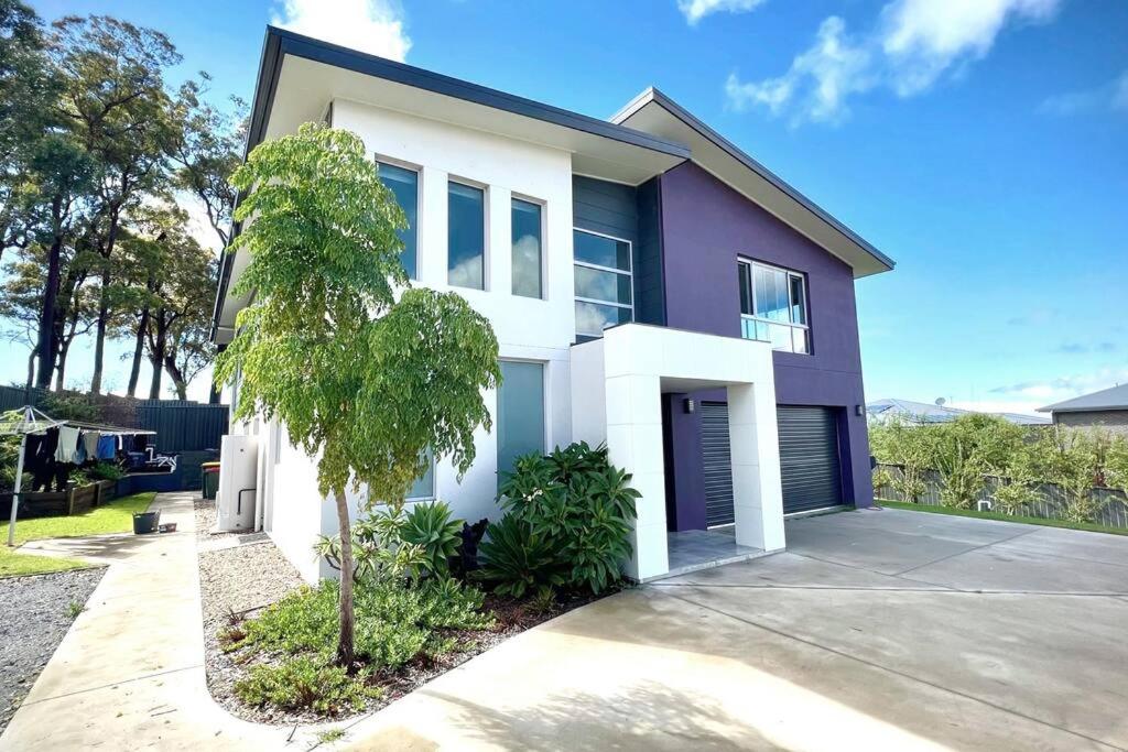Allawah - 5 bedroom luxury home with a pool
