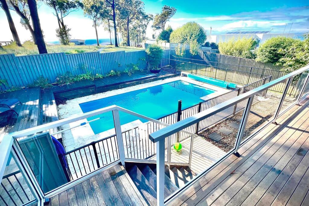 Allawah - 5 bedroom luxury home with a pool