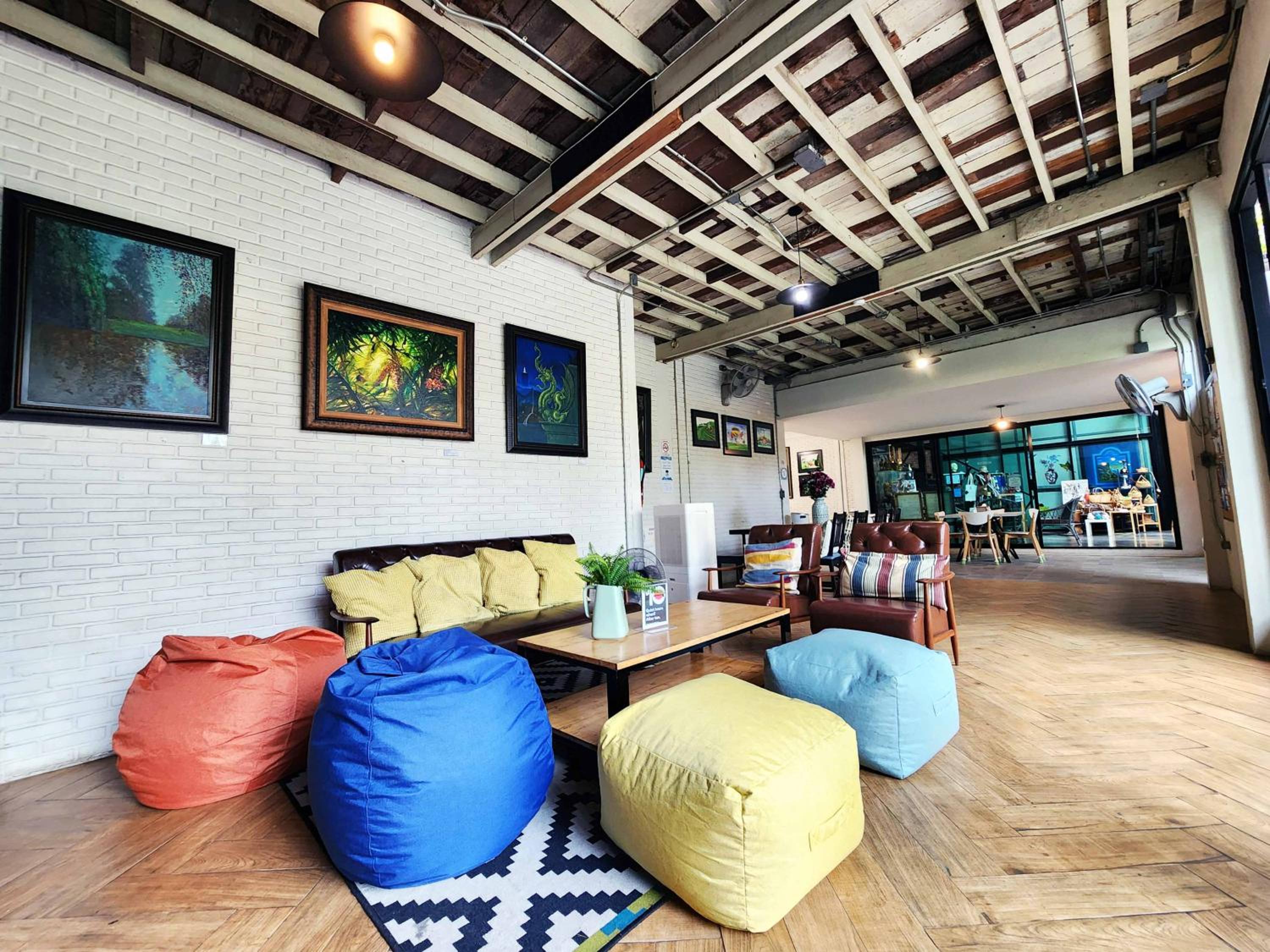 Baan Mai Kradan Hostel Chiang Rai