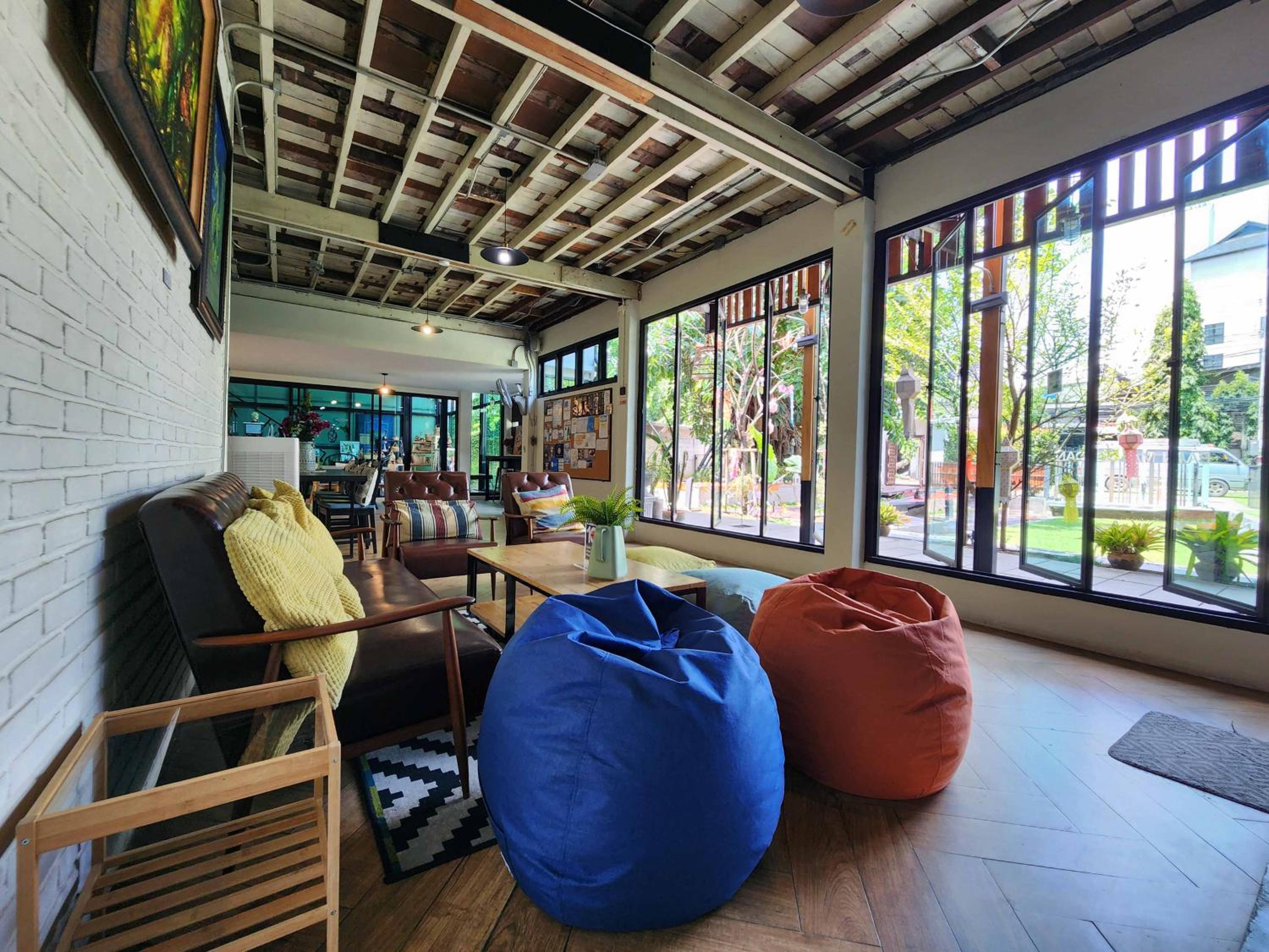 Baan Mai Kradan Hostel Chiang Rai