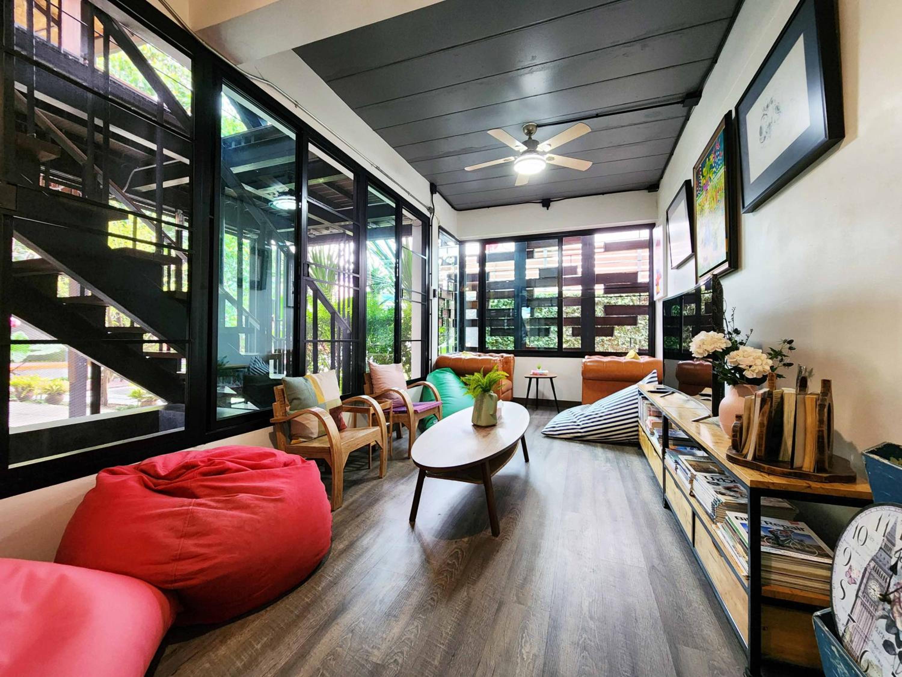 Baan Mai Kradan Hostel Chiang Rai