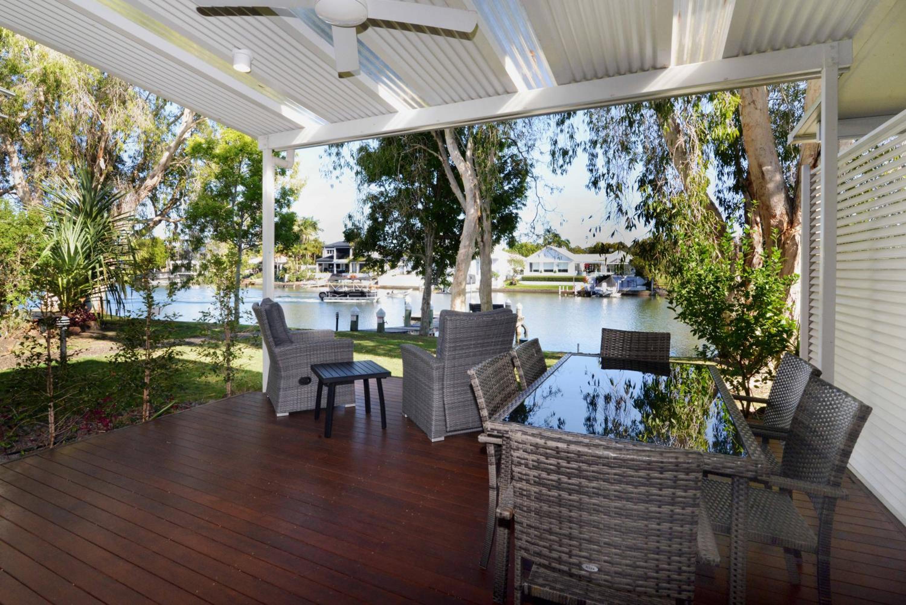 Noosa Entrance Waterfront Resort
