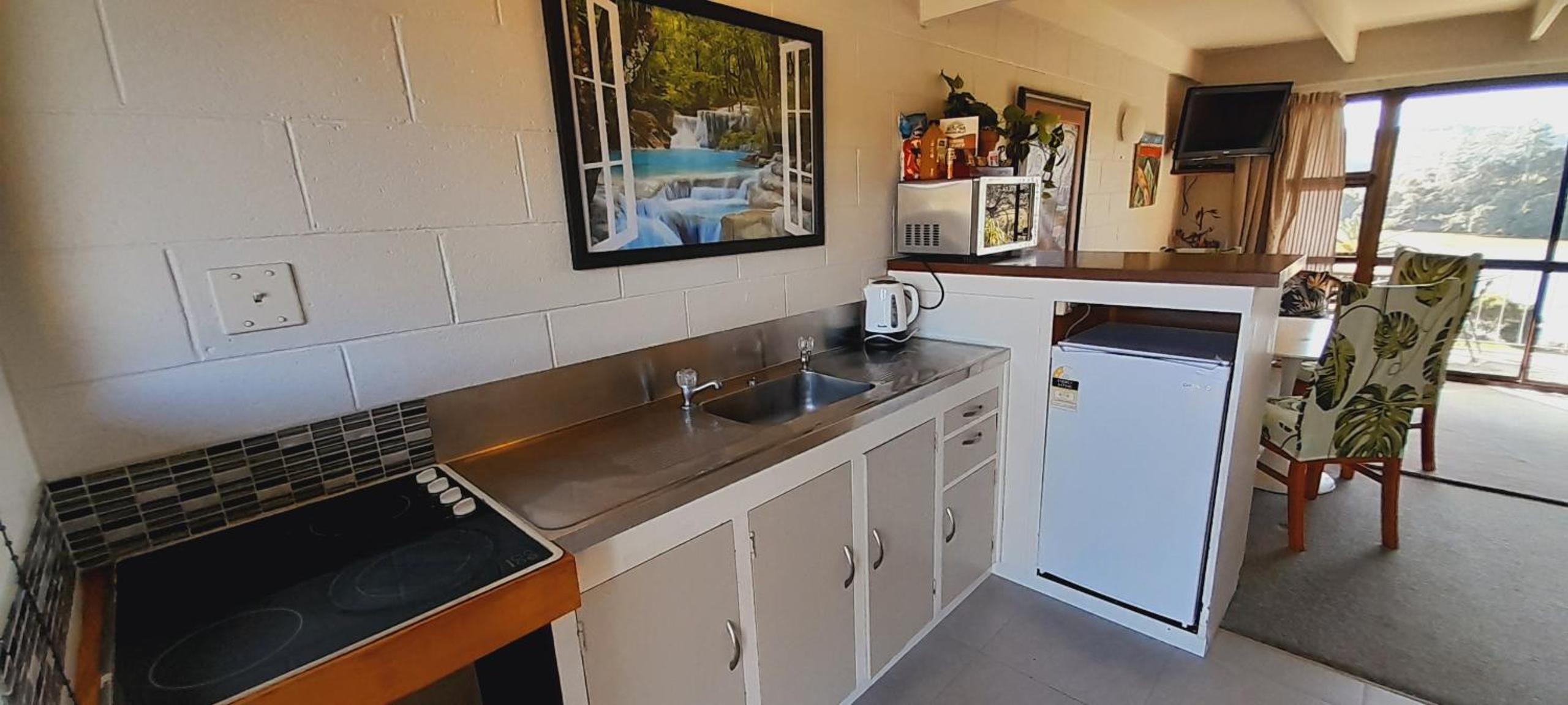 Waterfalls Estate - Motel & Campground