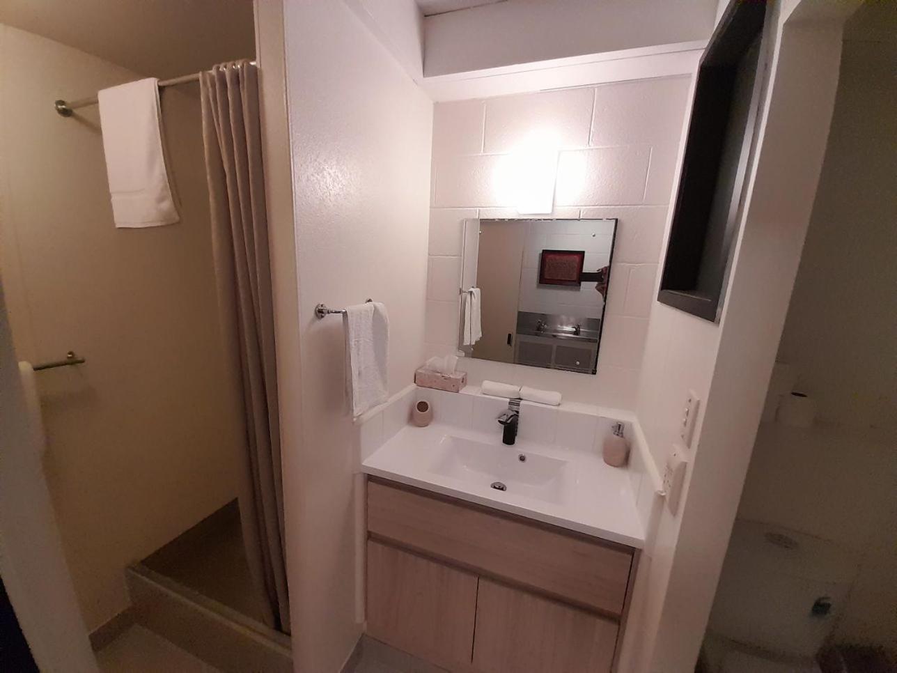 Waterfalls Estate - Motel & Campground