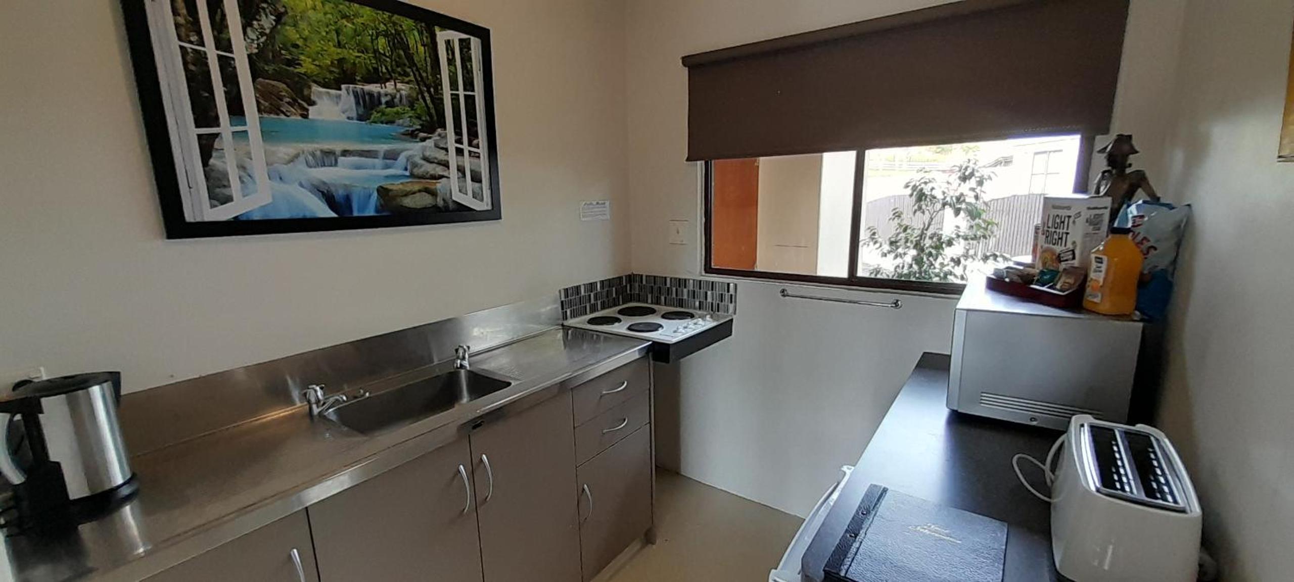 Waterfalls Estate - Motel & Campground