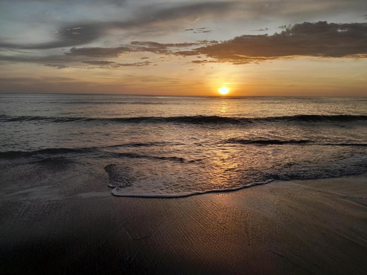 Hotel Cabinas La Playa