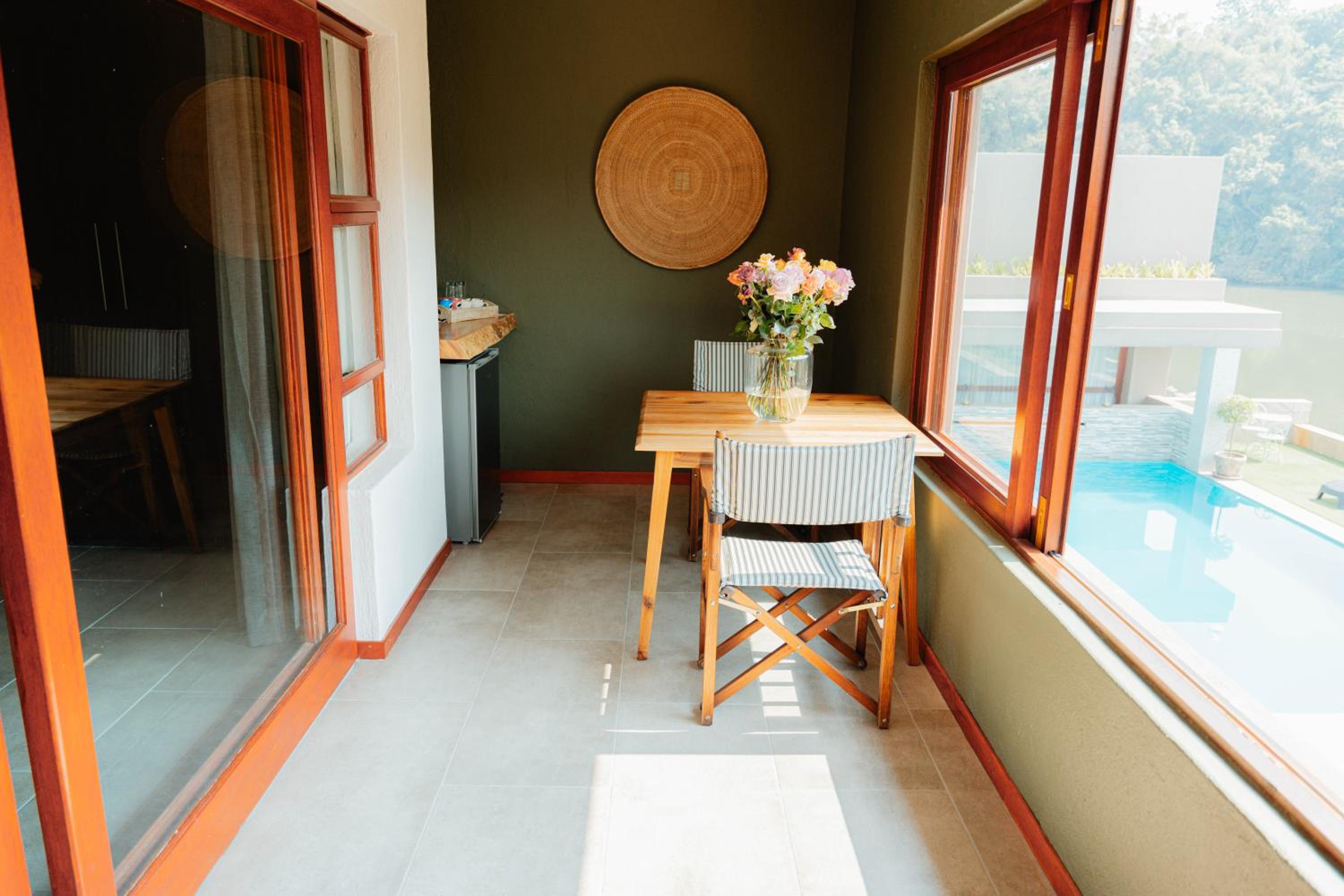 Bambuu Lakeside Lodge