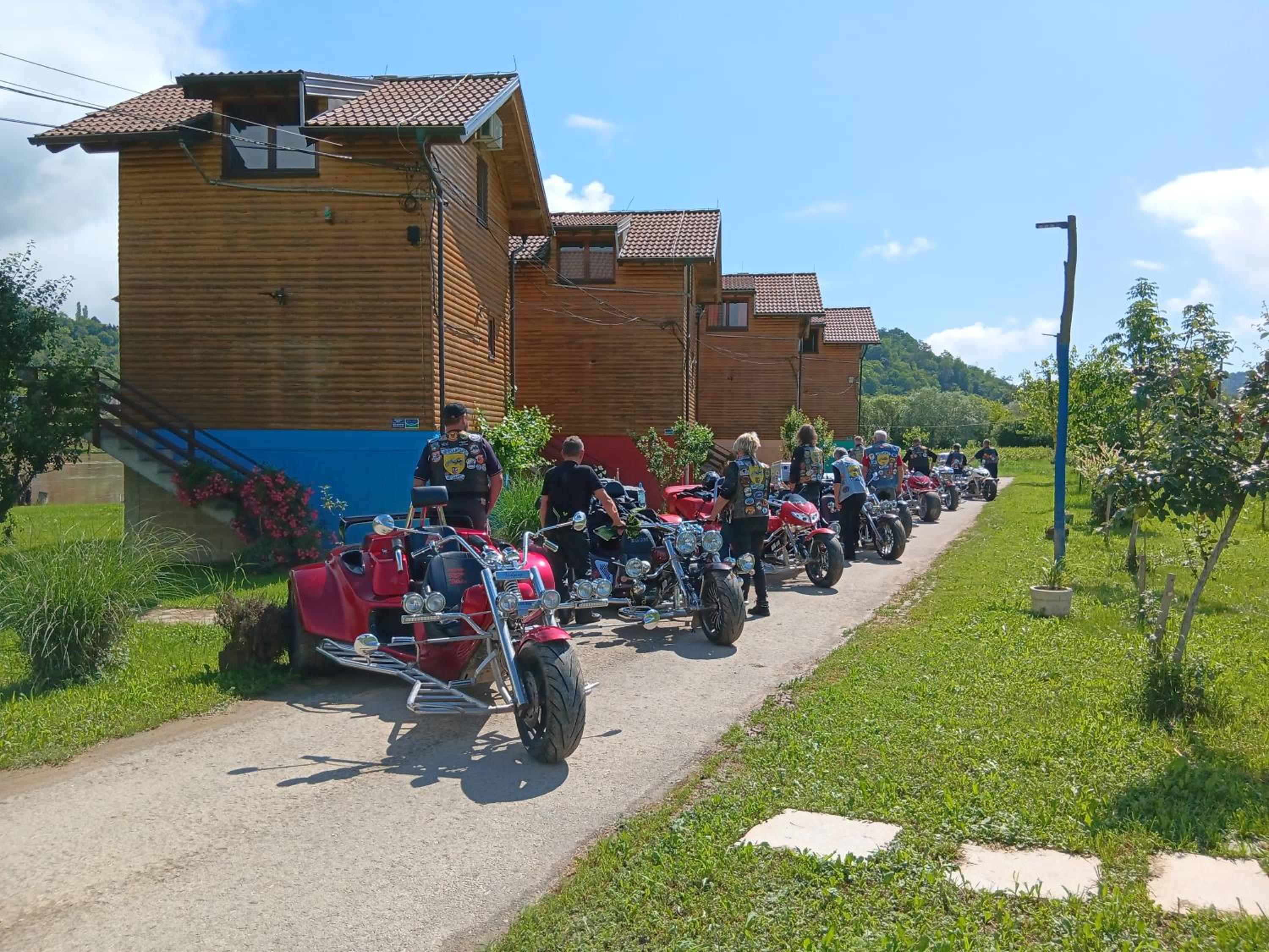 Holiday homes Piralo