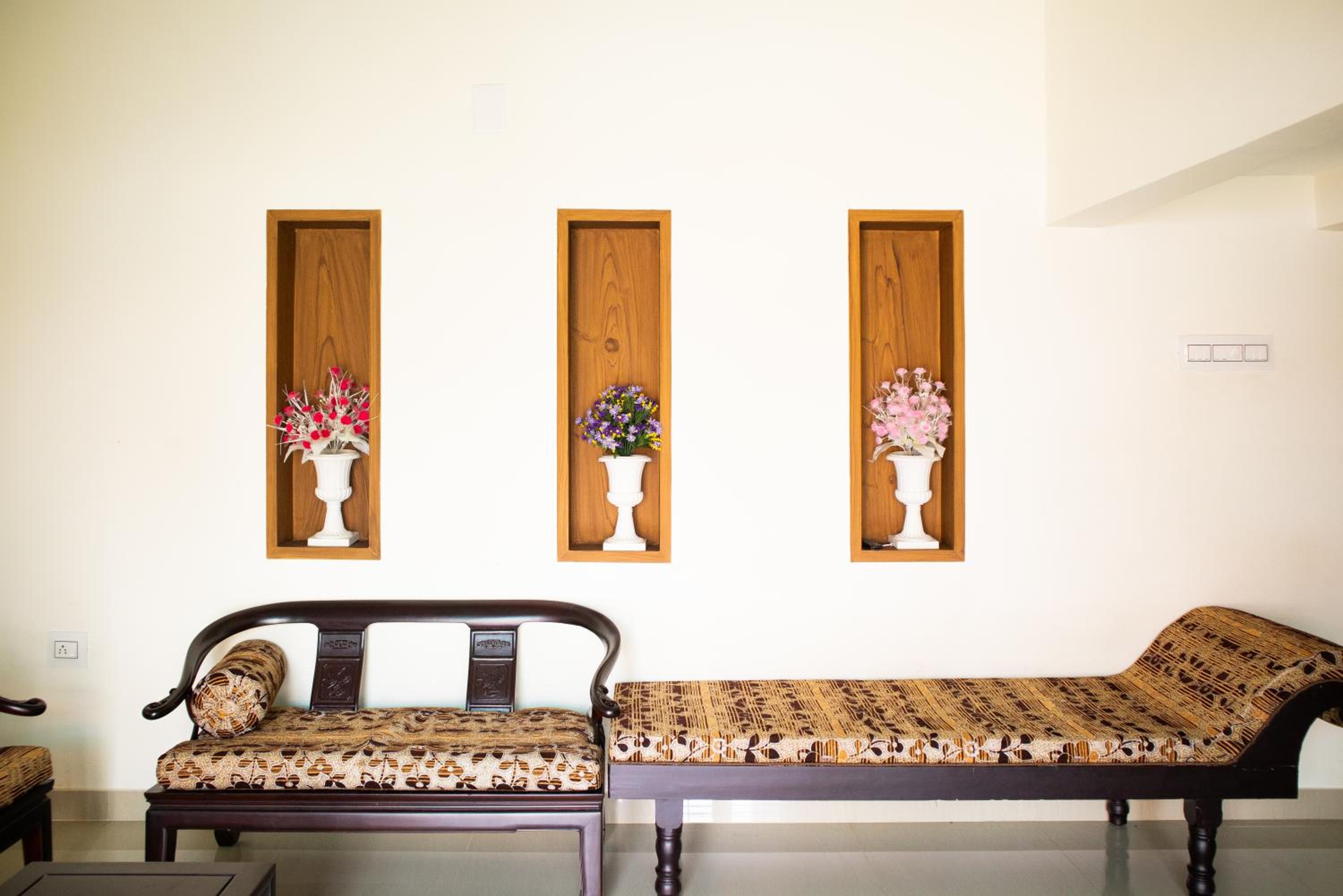 Salalah Enclave - 3 AC Bedroom House at Vytilla, Kochi view 2