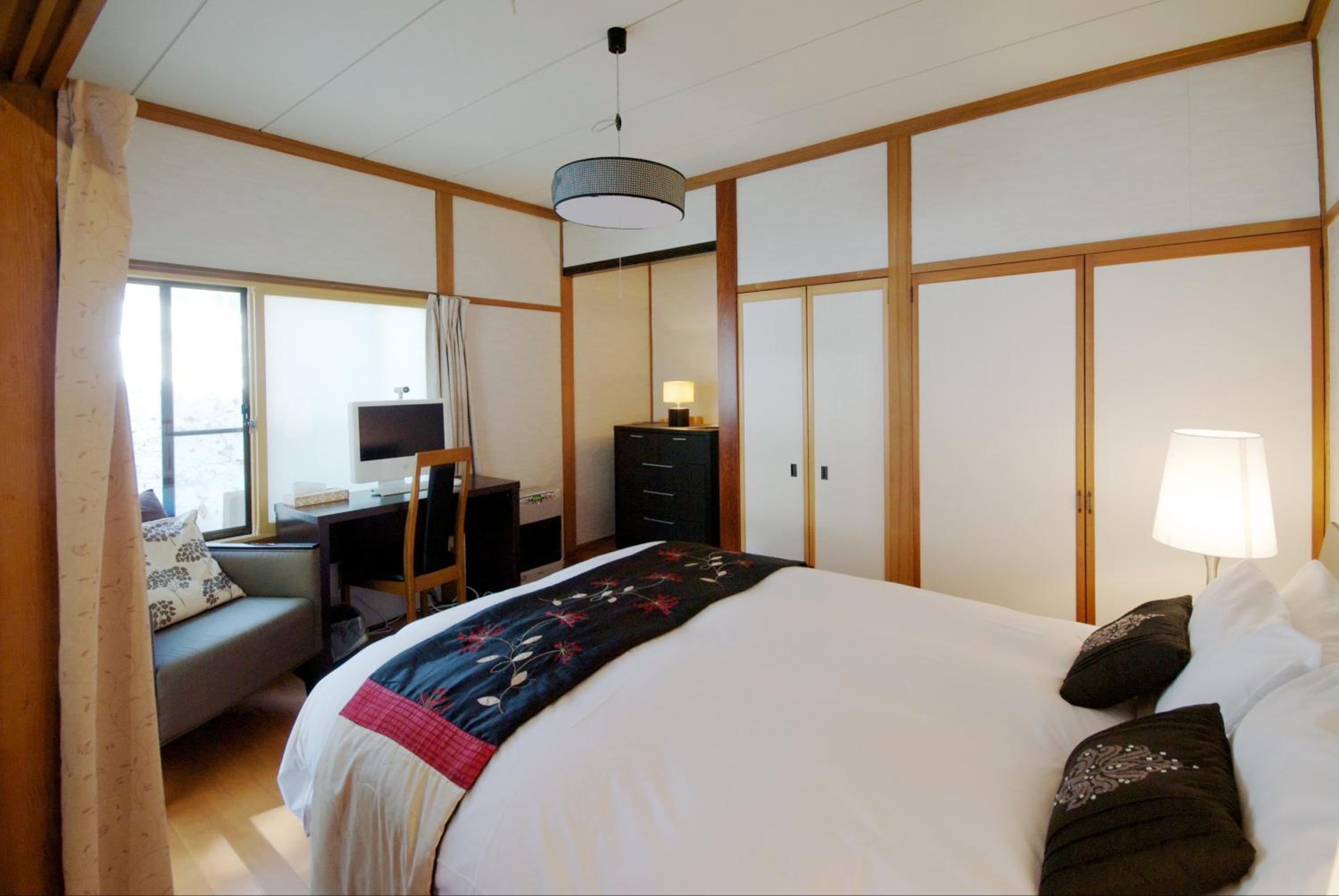 Hakuba Forest House by JAMSZ ROYALE view 2