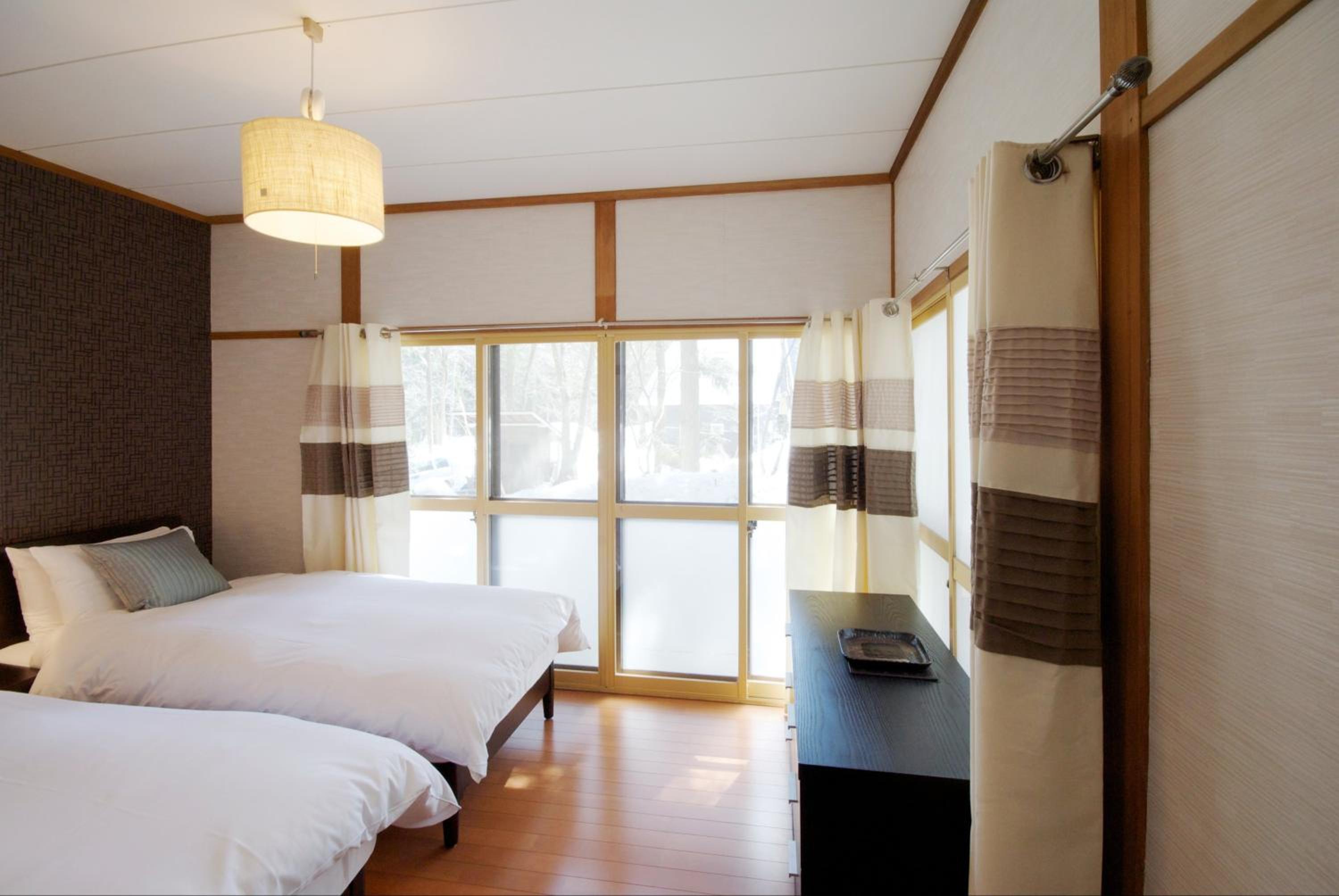 Hakuba Forest House by JAMSZ ROYALE view 5