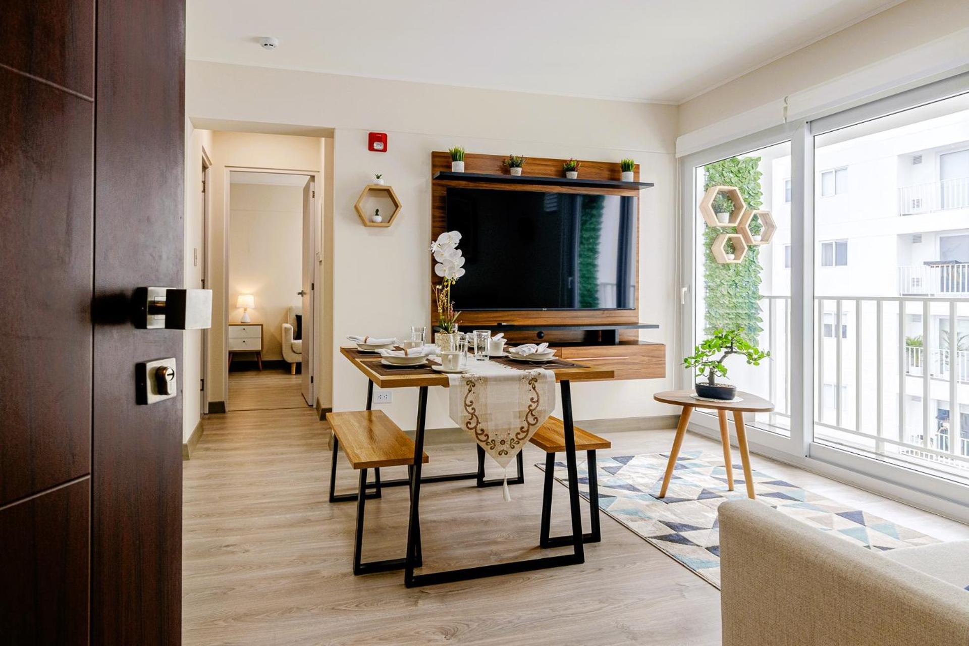 Peaceful 2BR Apartment W Balconies n Parking view 3